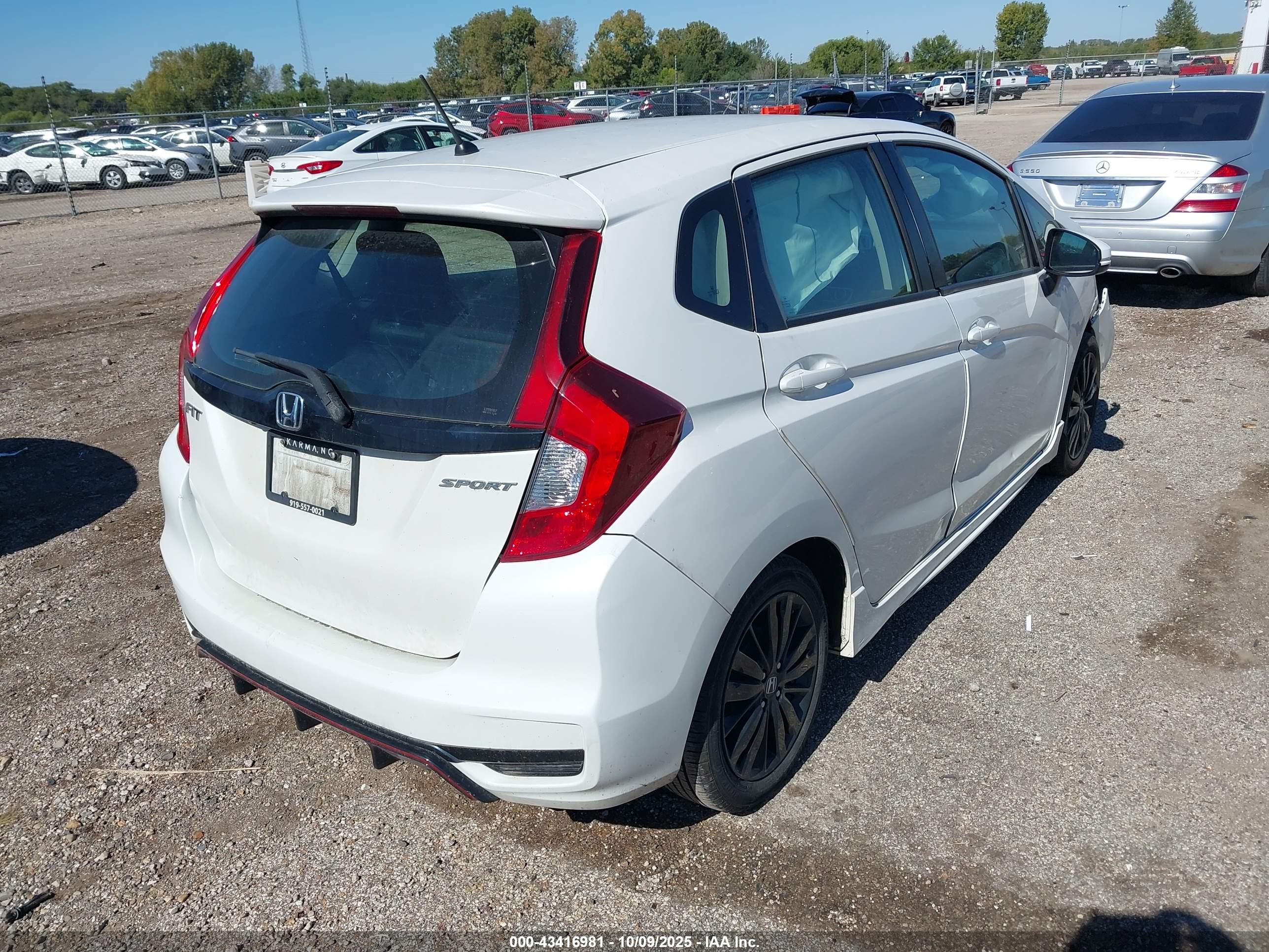 HONDA FIT image 4