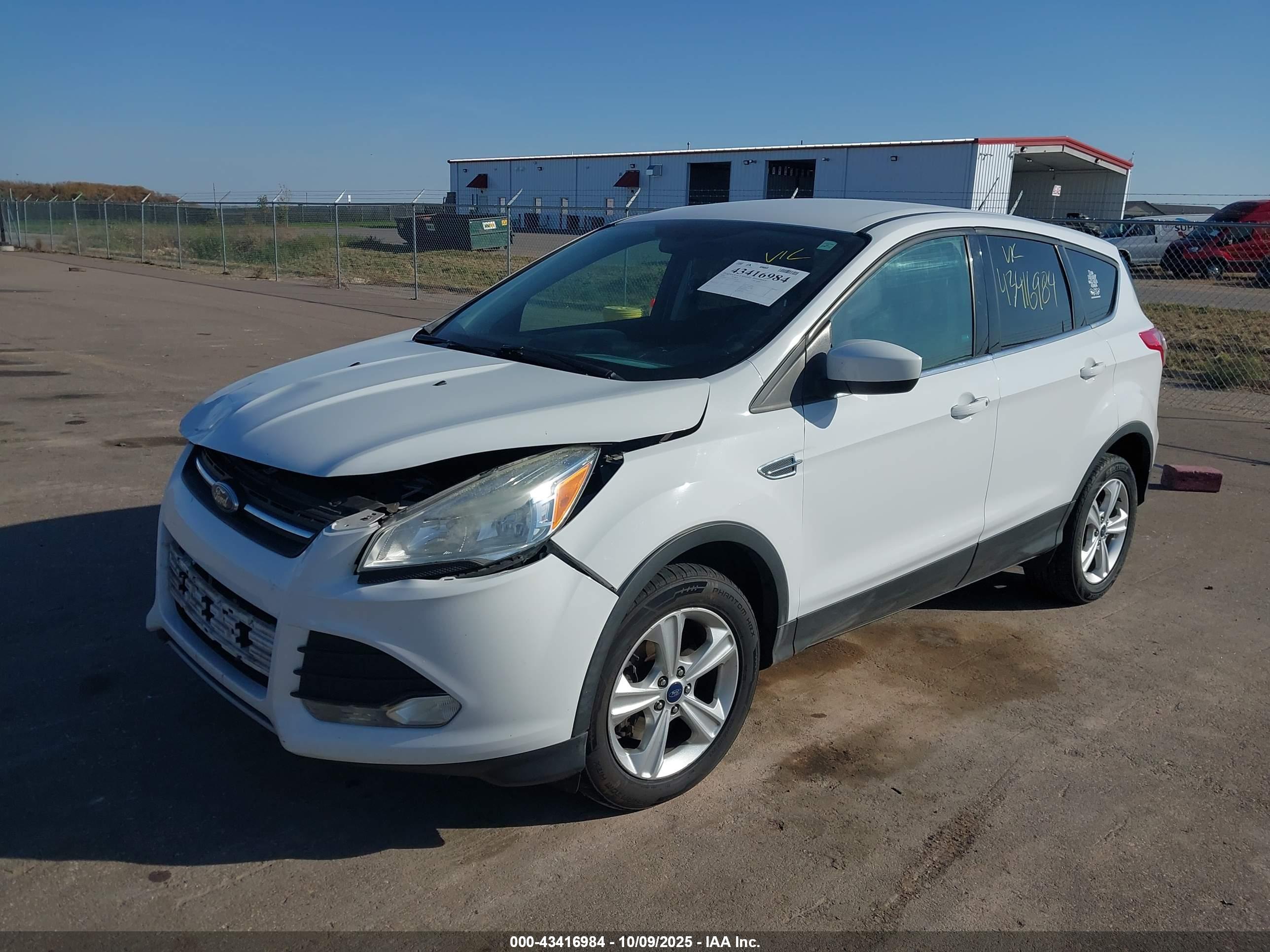 FORD ESCAPE image 2