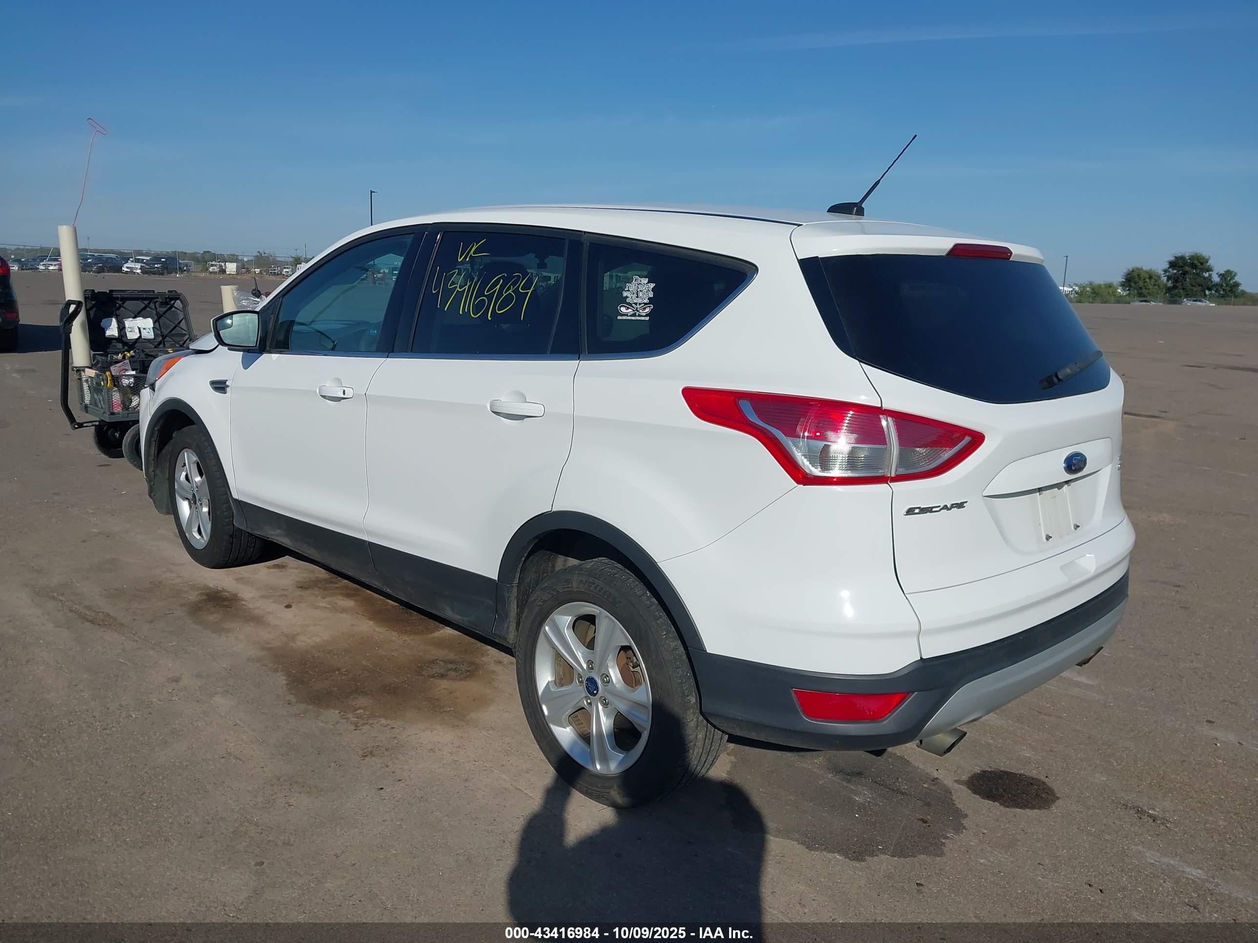 FORD ESCAPE image 3