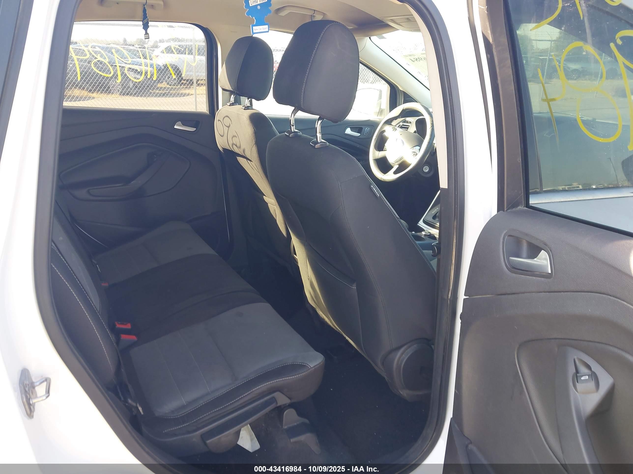 FORD ESCAPE image 8