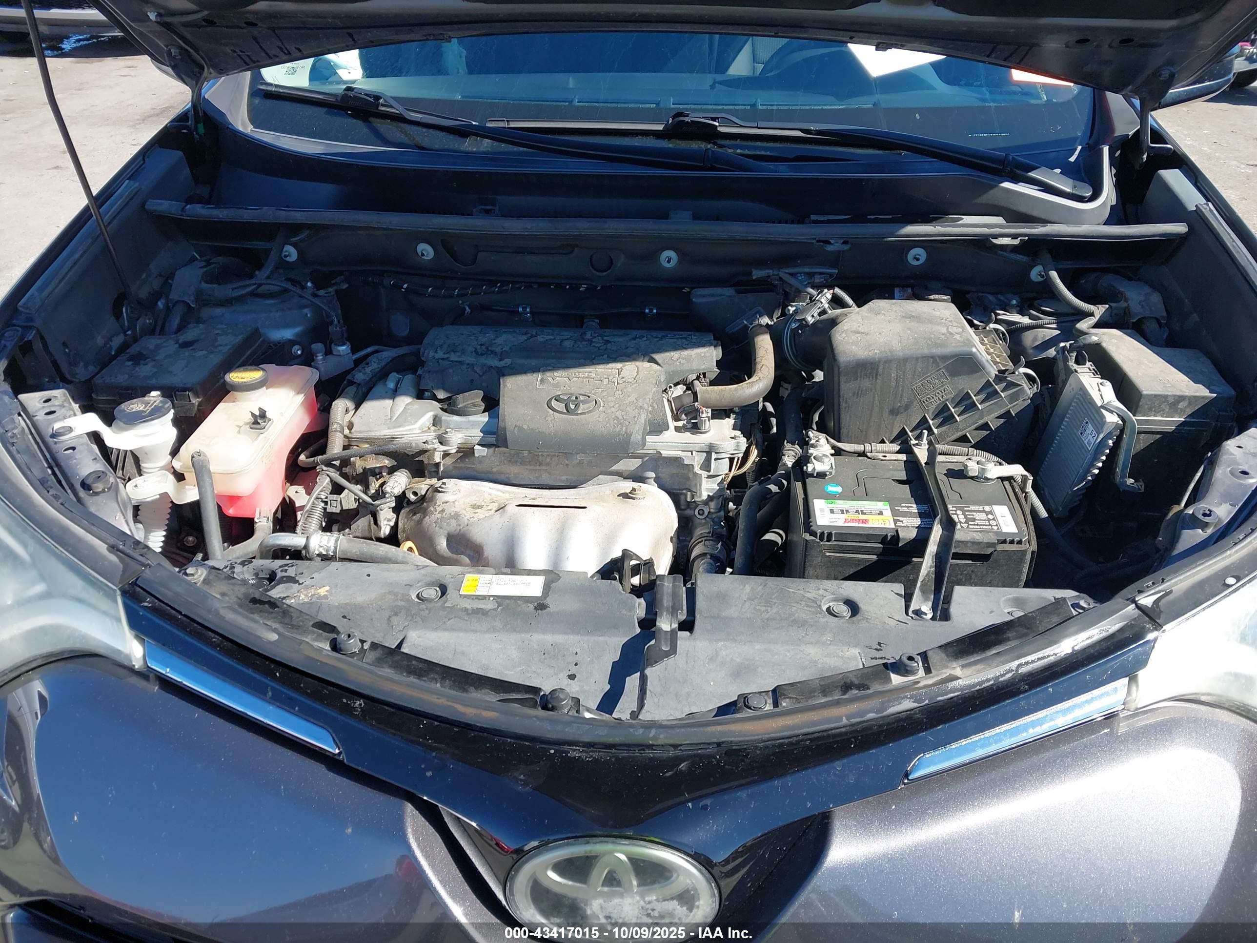 TOYOTA RAV4 image 10