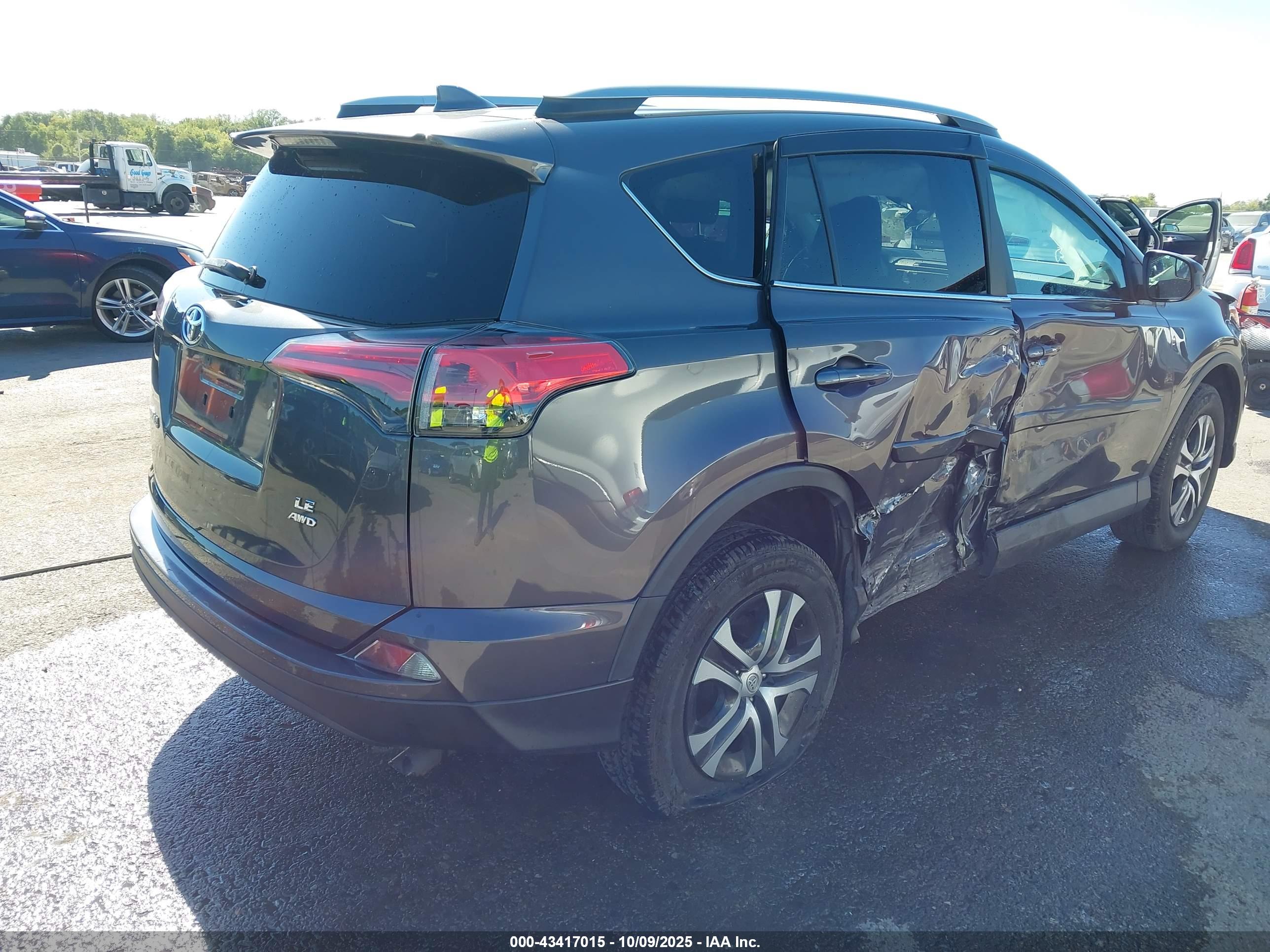 TOYOTA RAV4 image 4