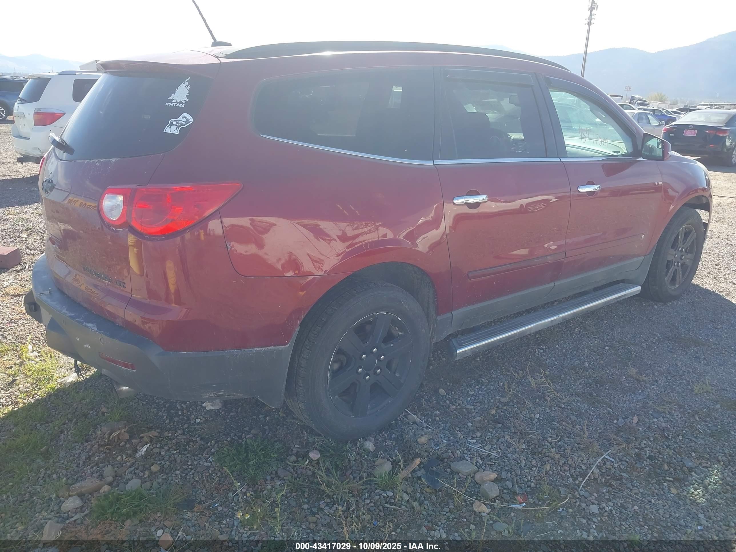 CHEVROLET TRAVERSE image 4