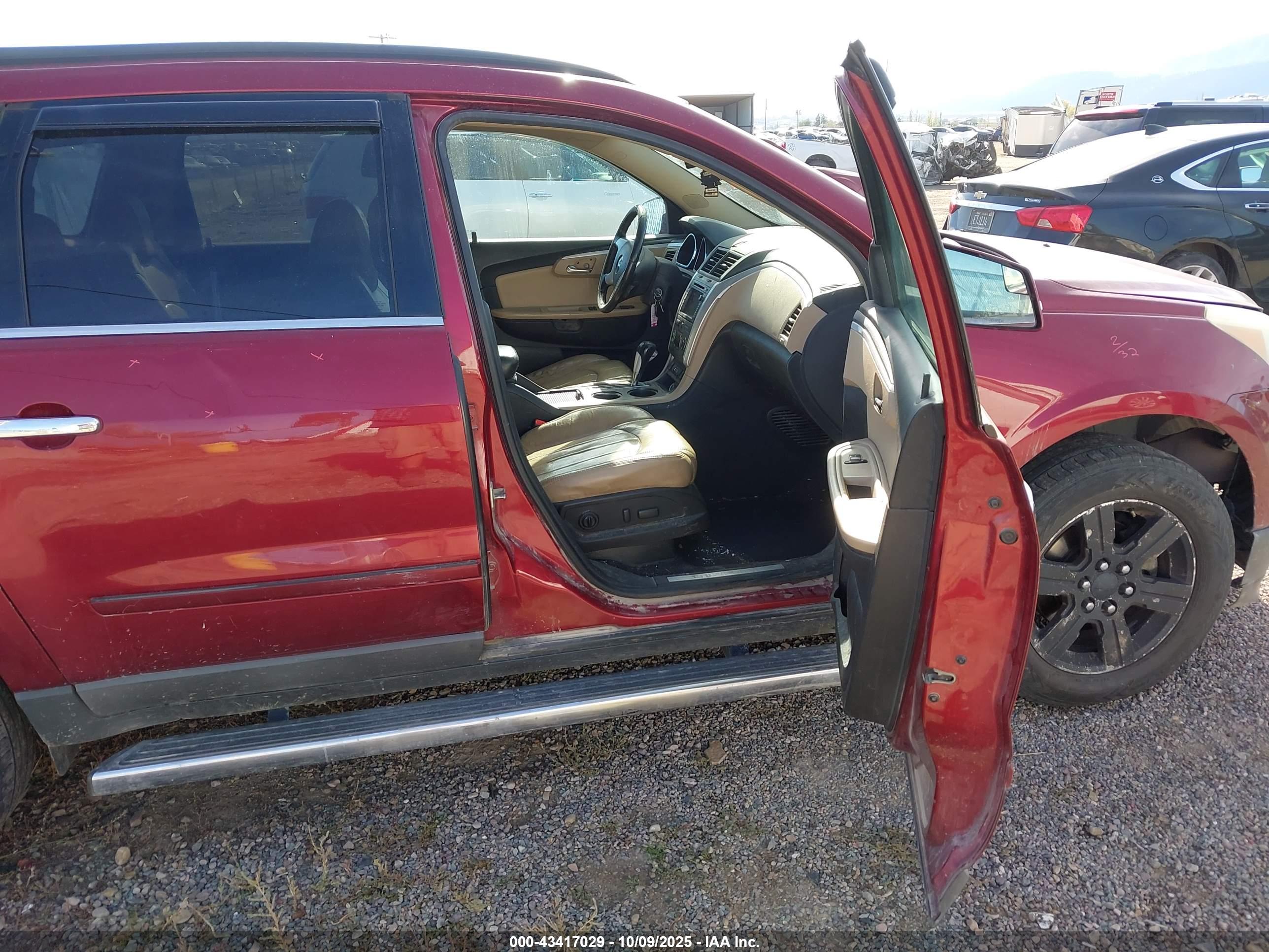 CHEVROLET TRAVERSE image 5