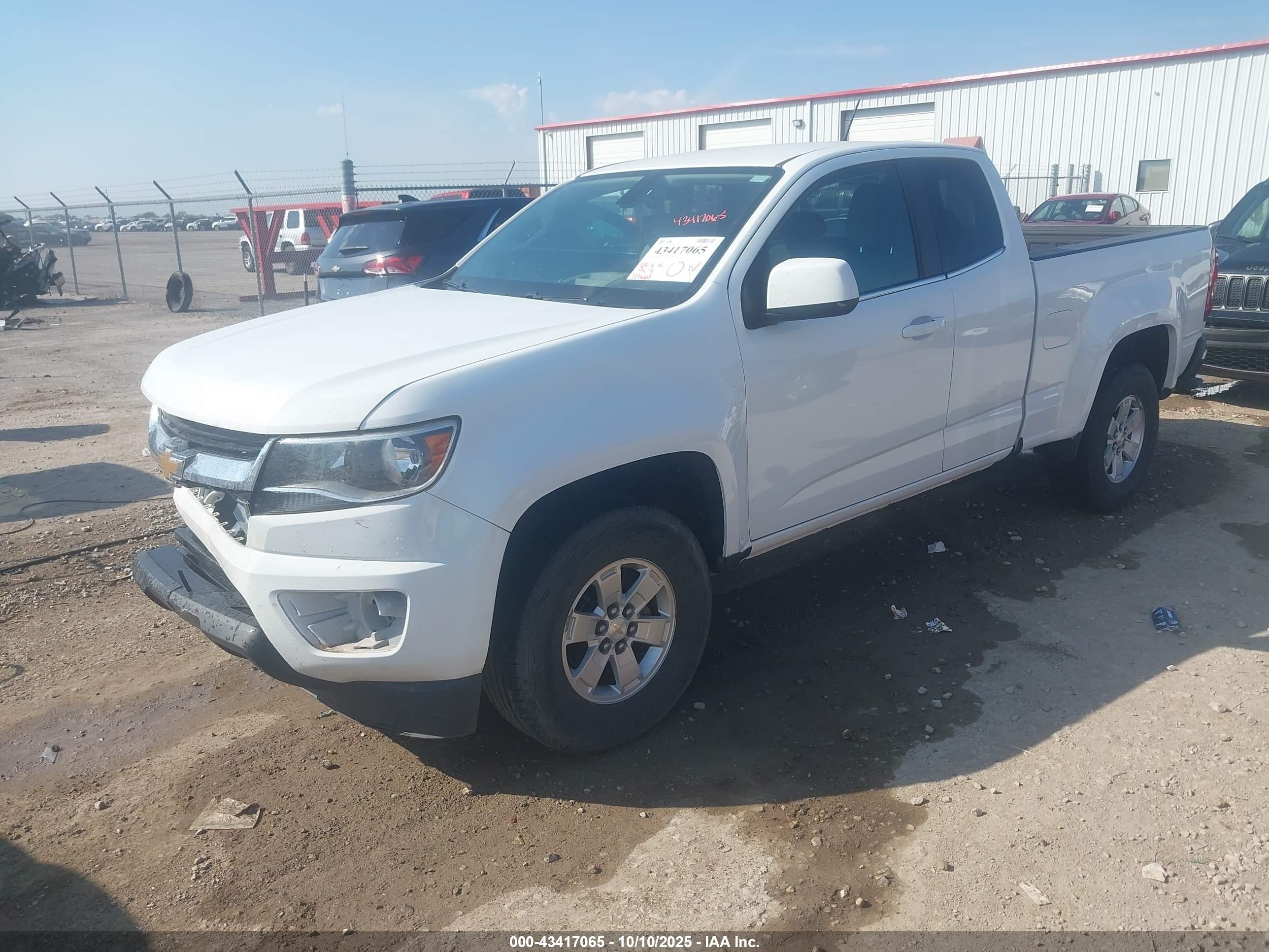 CHEVROLET COLORADO image 2