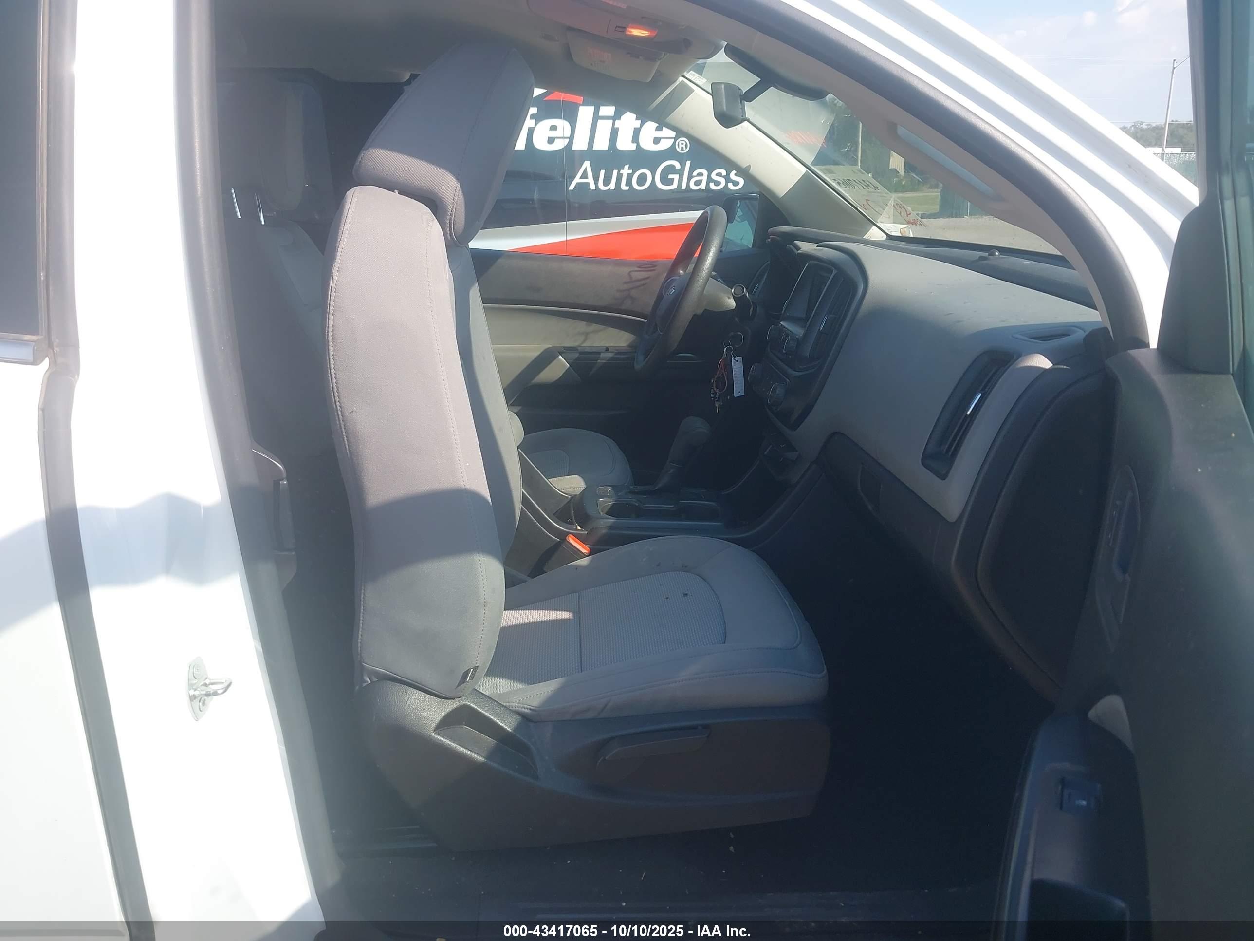 CHEVROLET COLORADO image 5