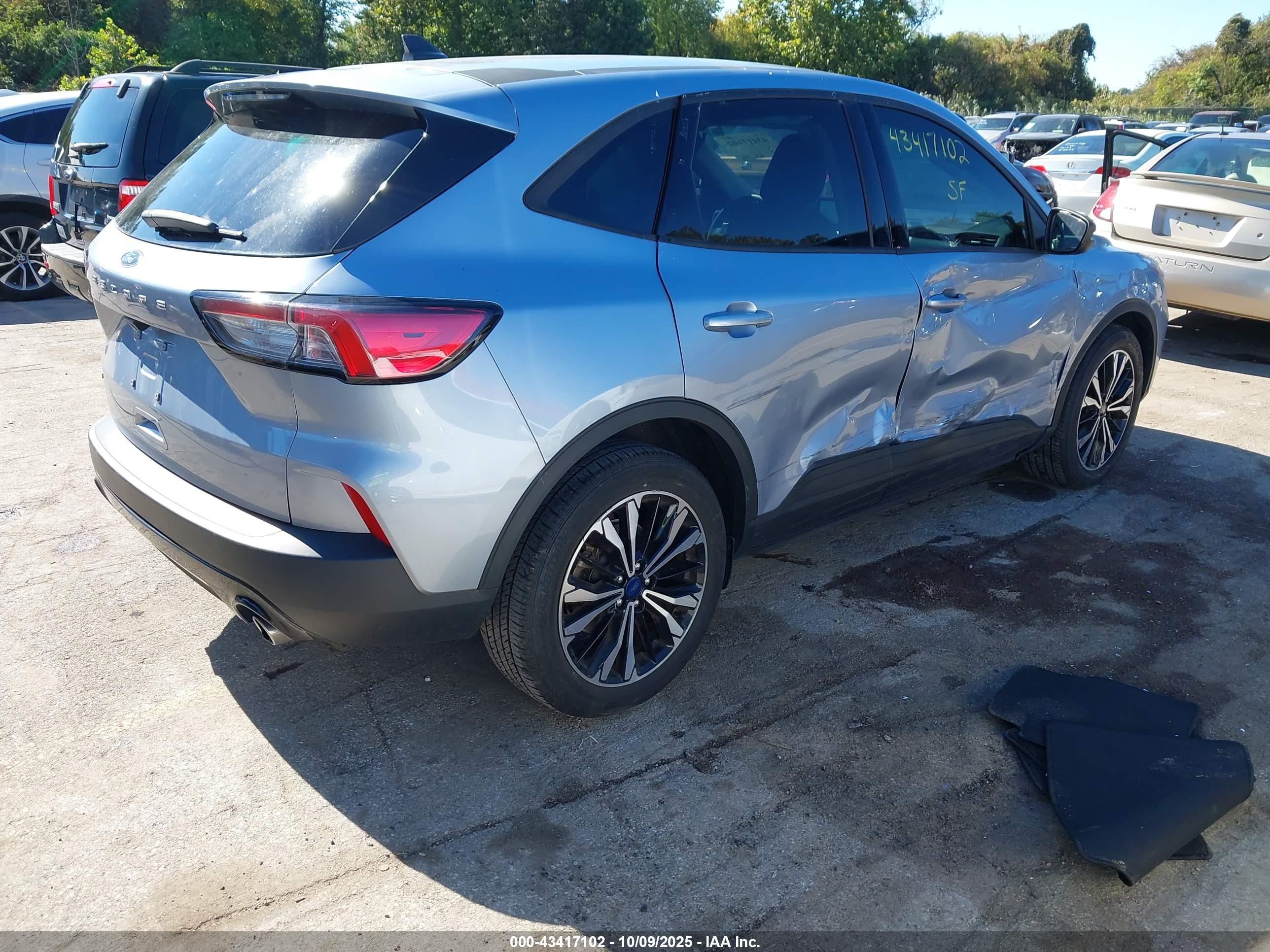 FORD ESCAPE image 4