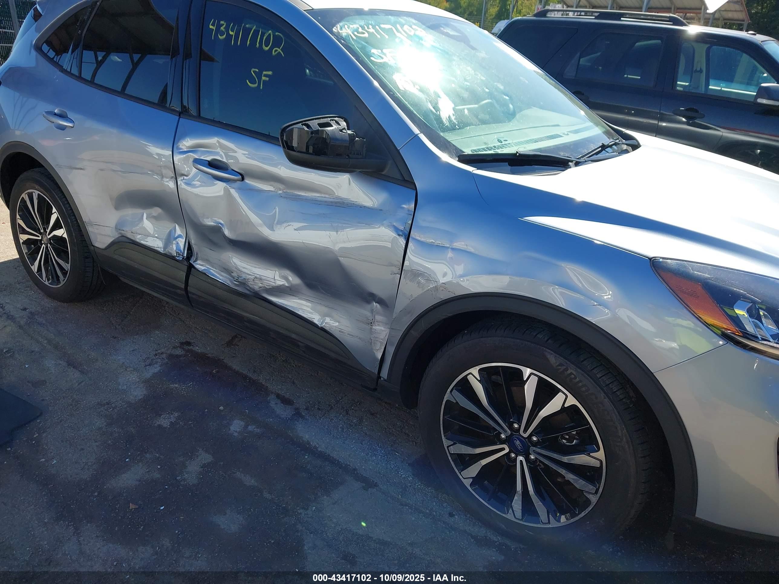 FORD ESCAPE image 6