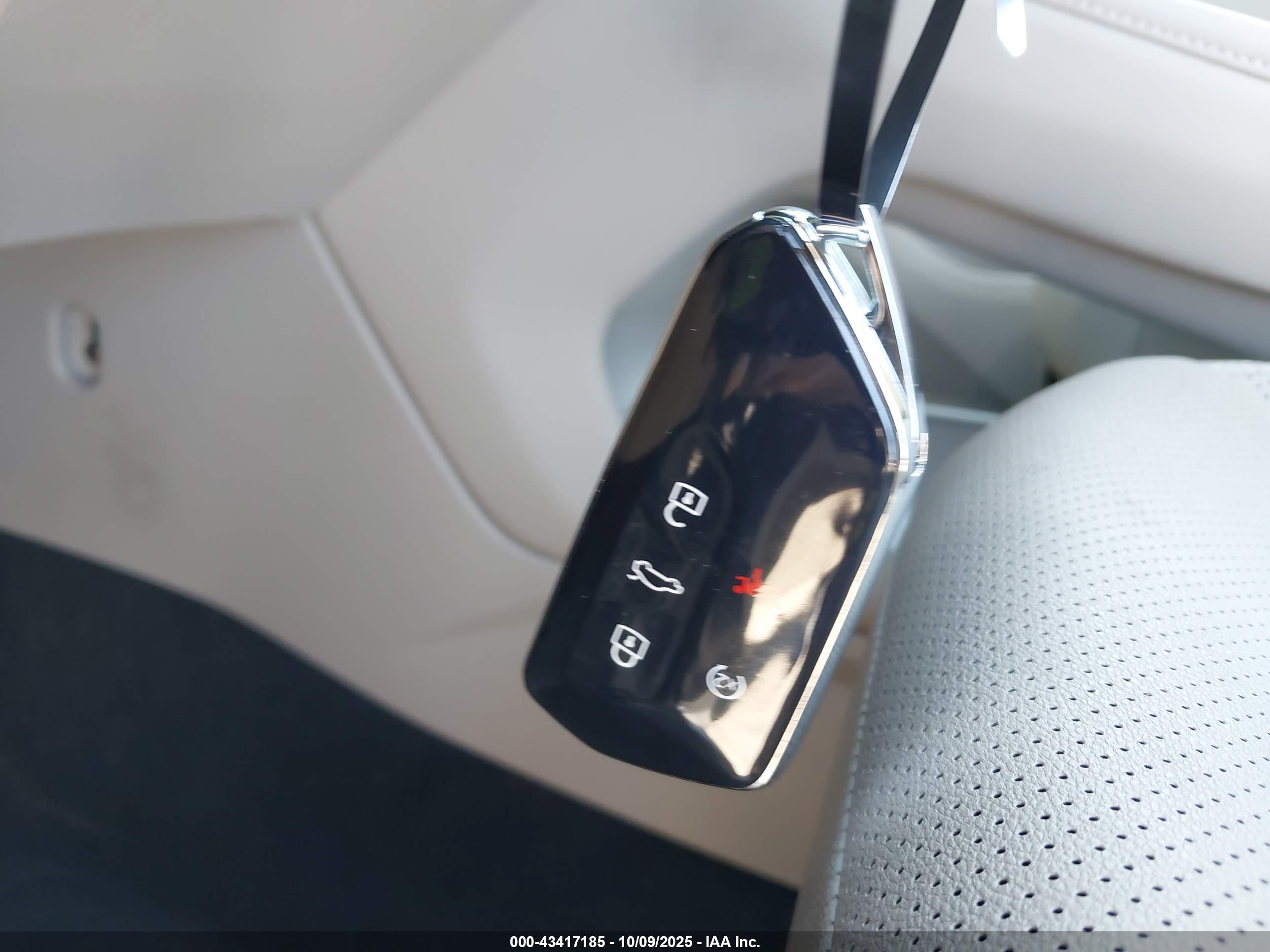 VOLKSWAGEN ATLAS image 11