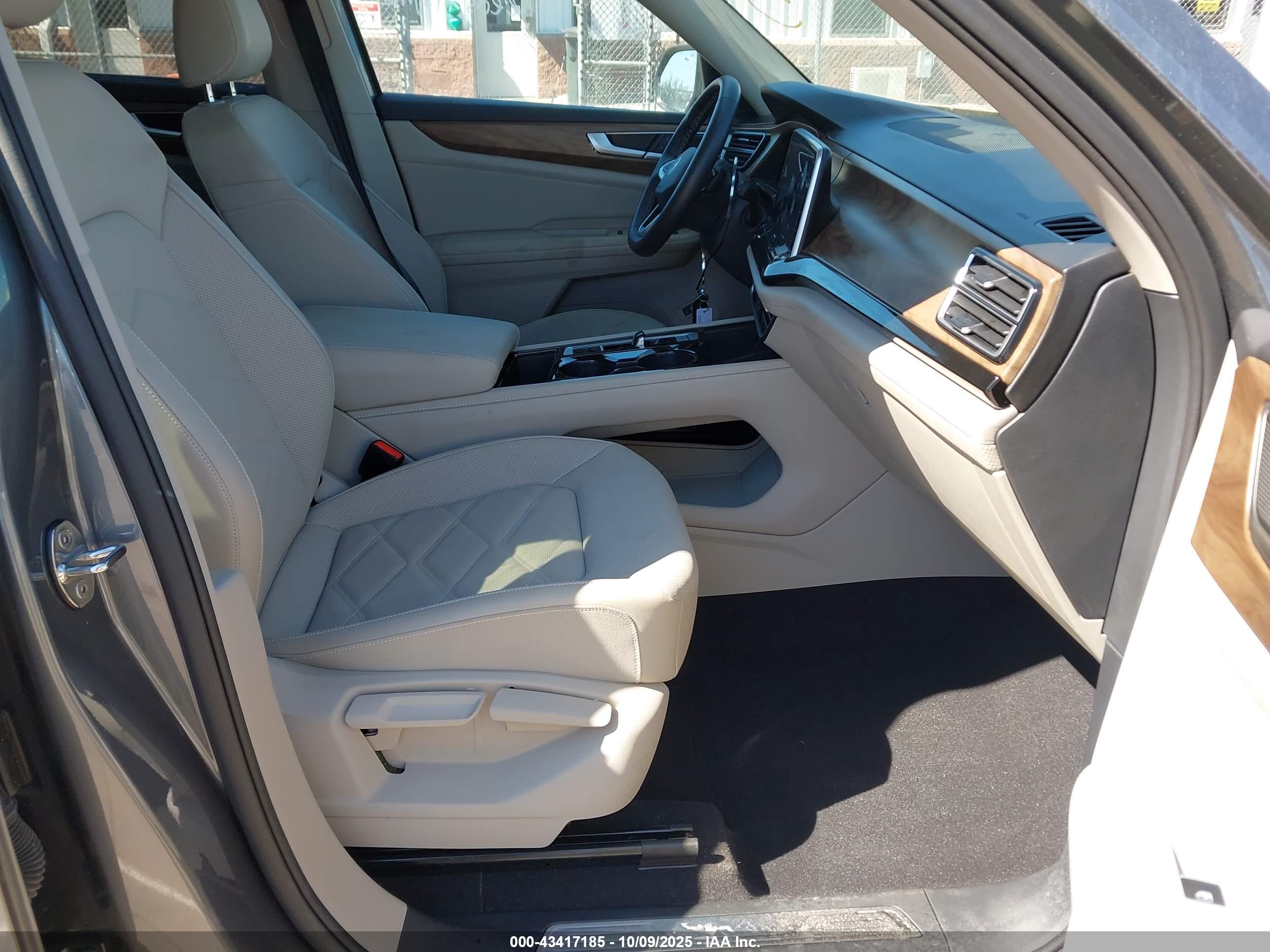 VOLKSWAGEN ATLAS image 5