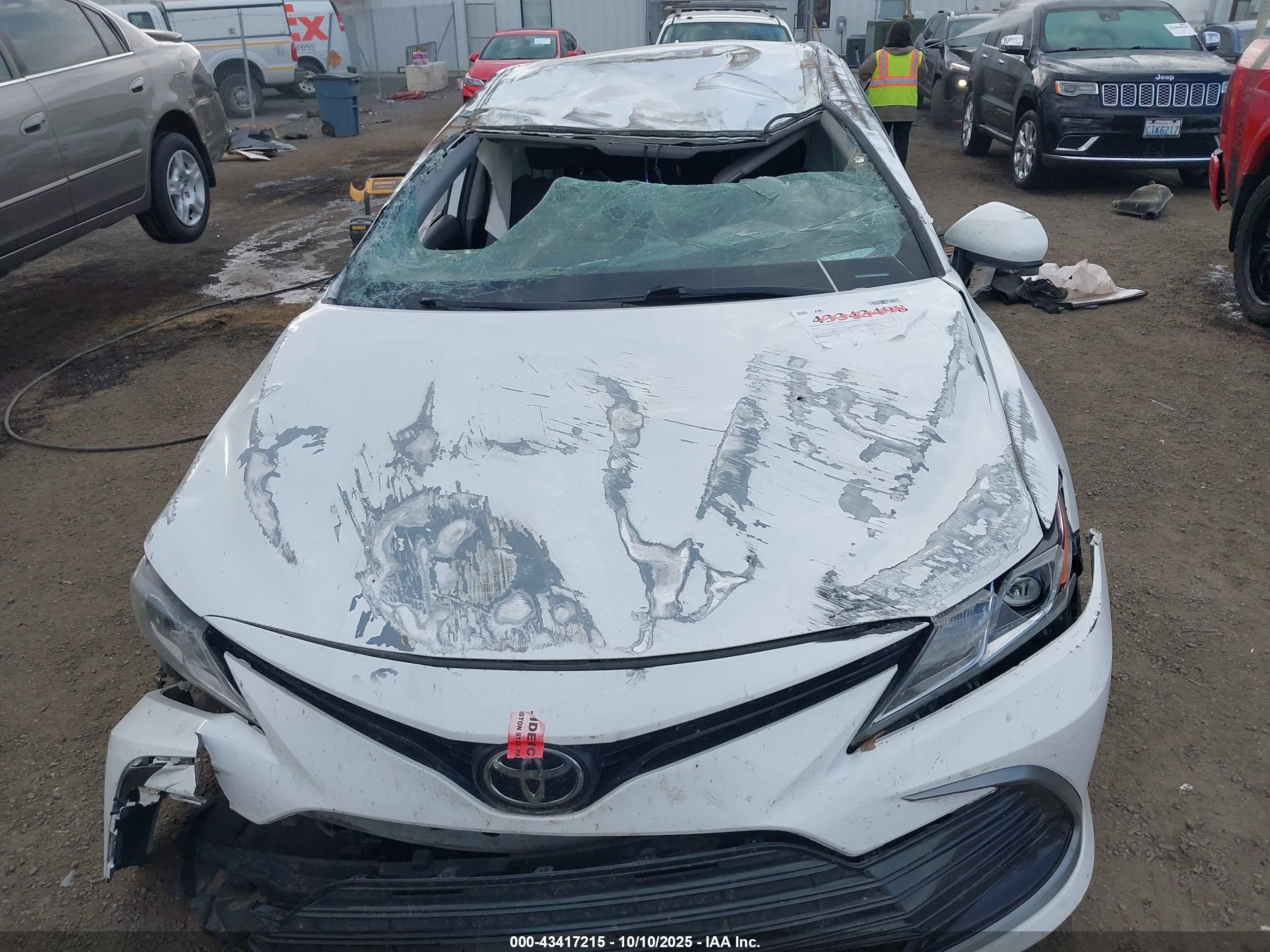TOYOTA CAMRY image 6