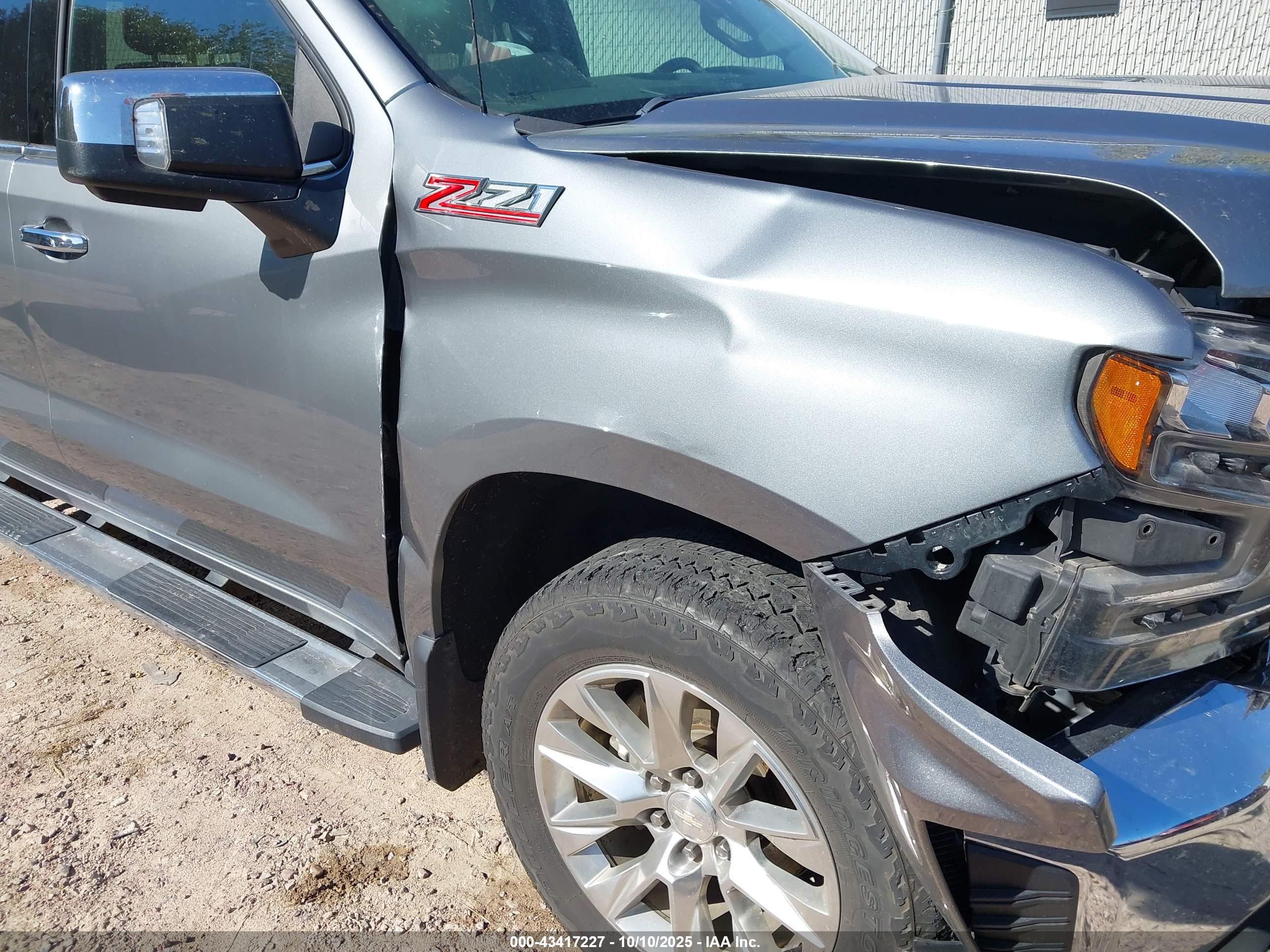 CHEVROLET SILVERADO image 6
