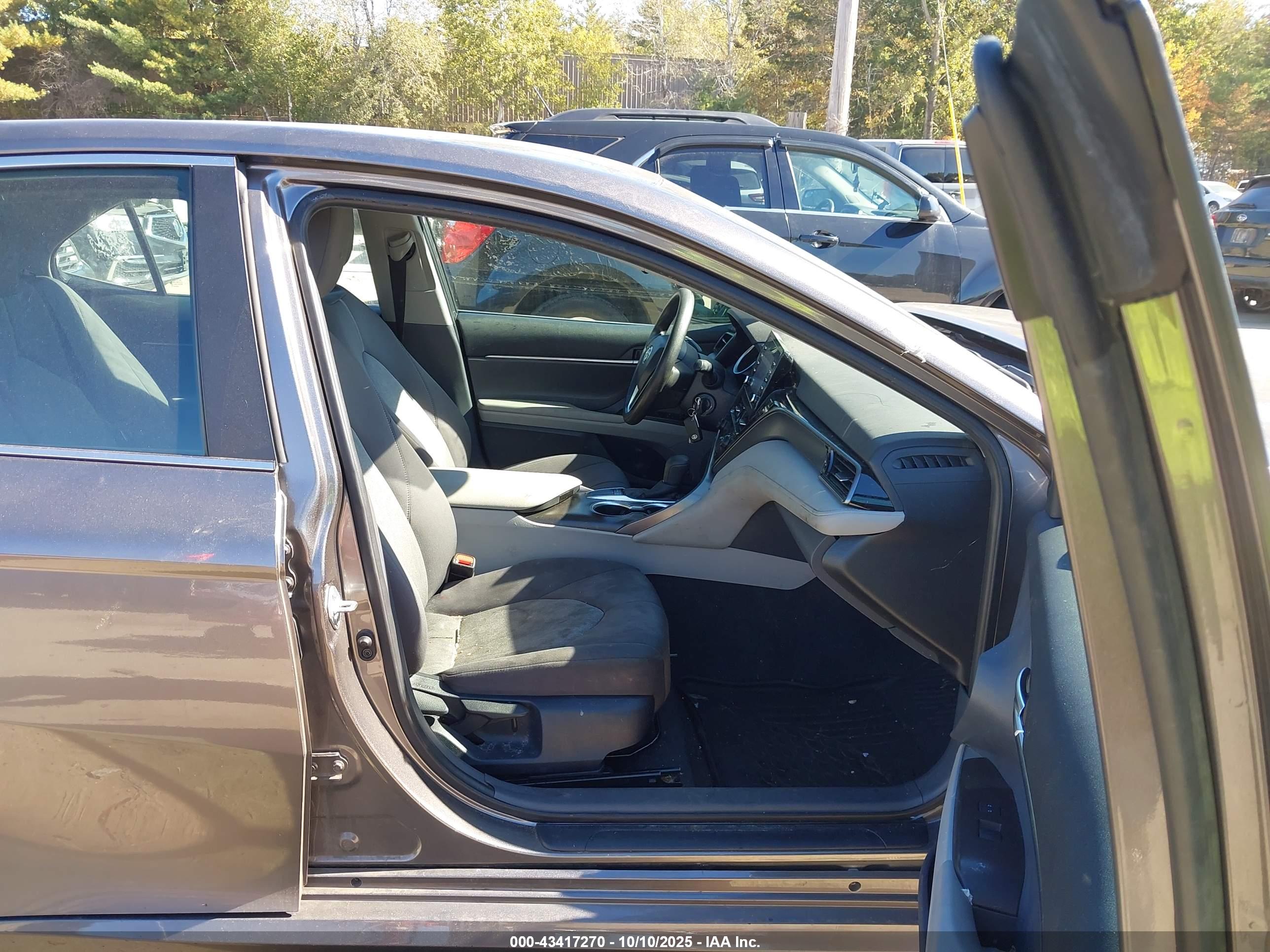TOYOTA CAMRY image 5