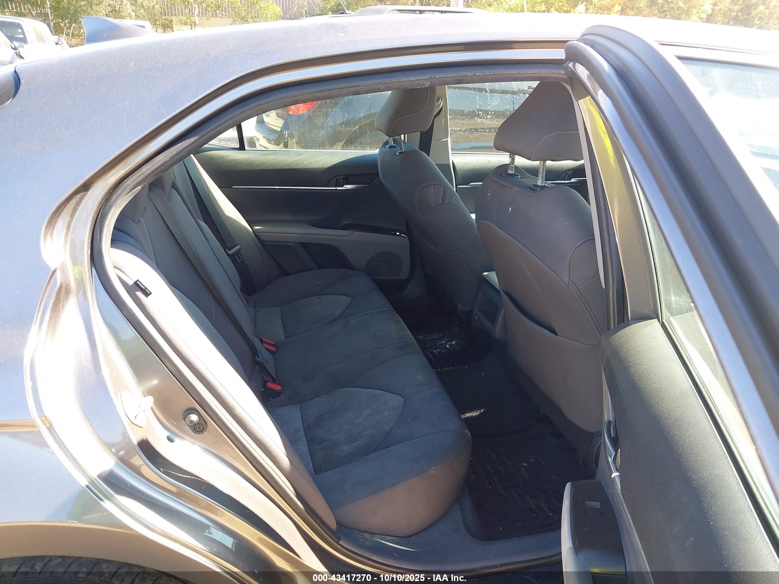 TOYOTA CAMRY image 8