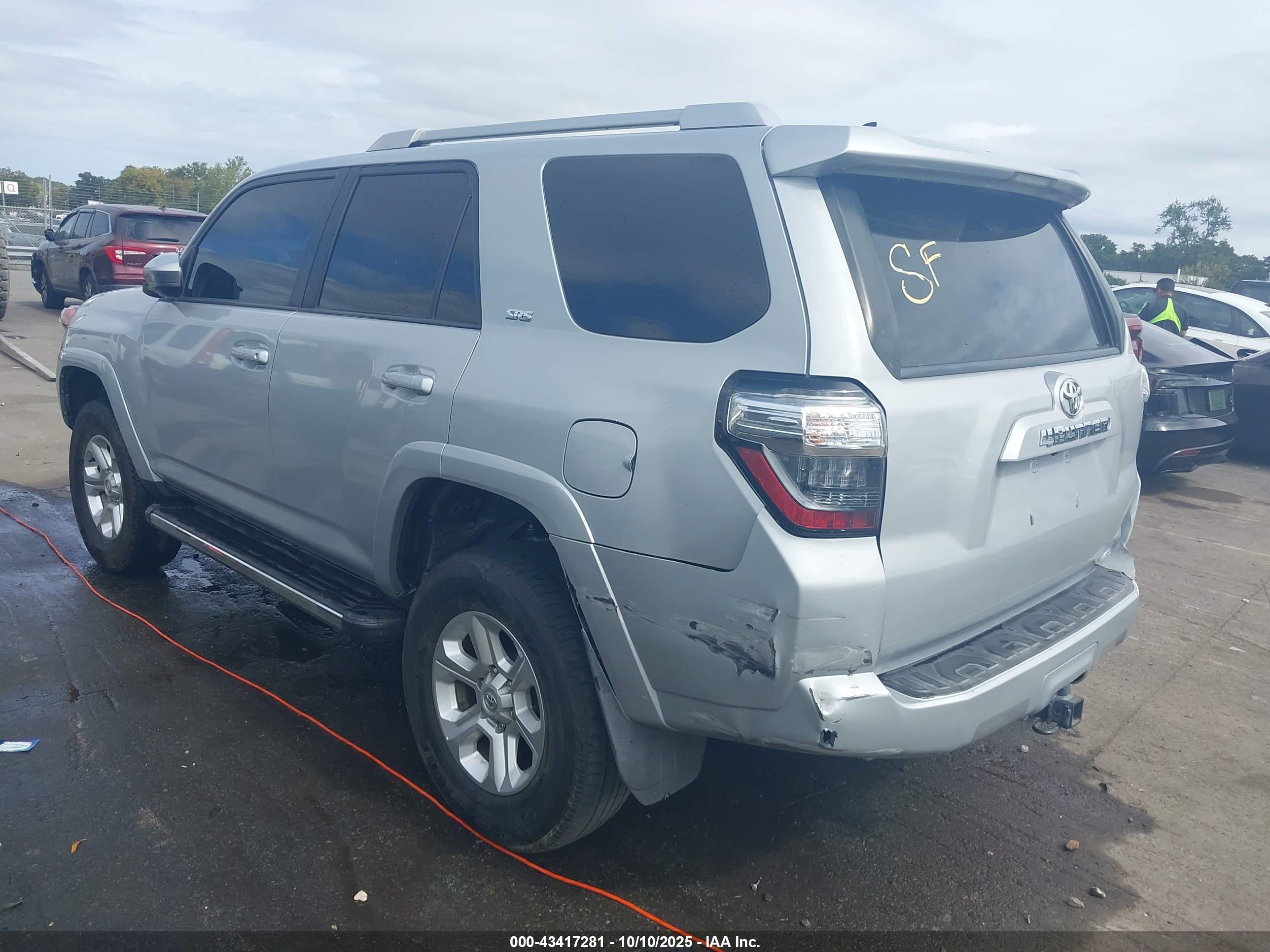 TOYOTA 4RUNNER image 3