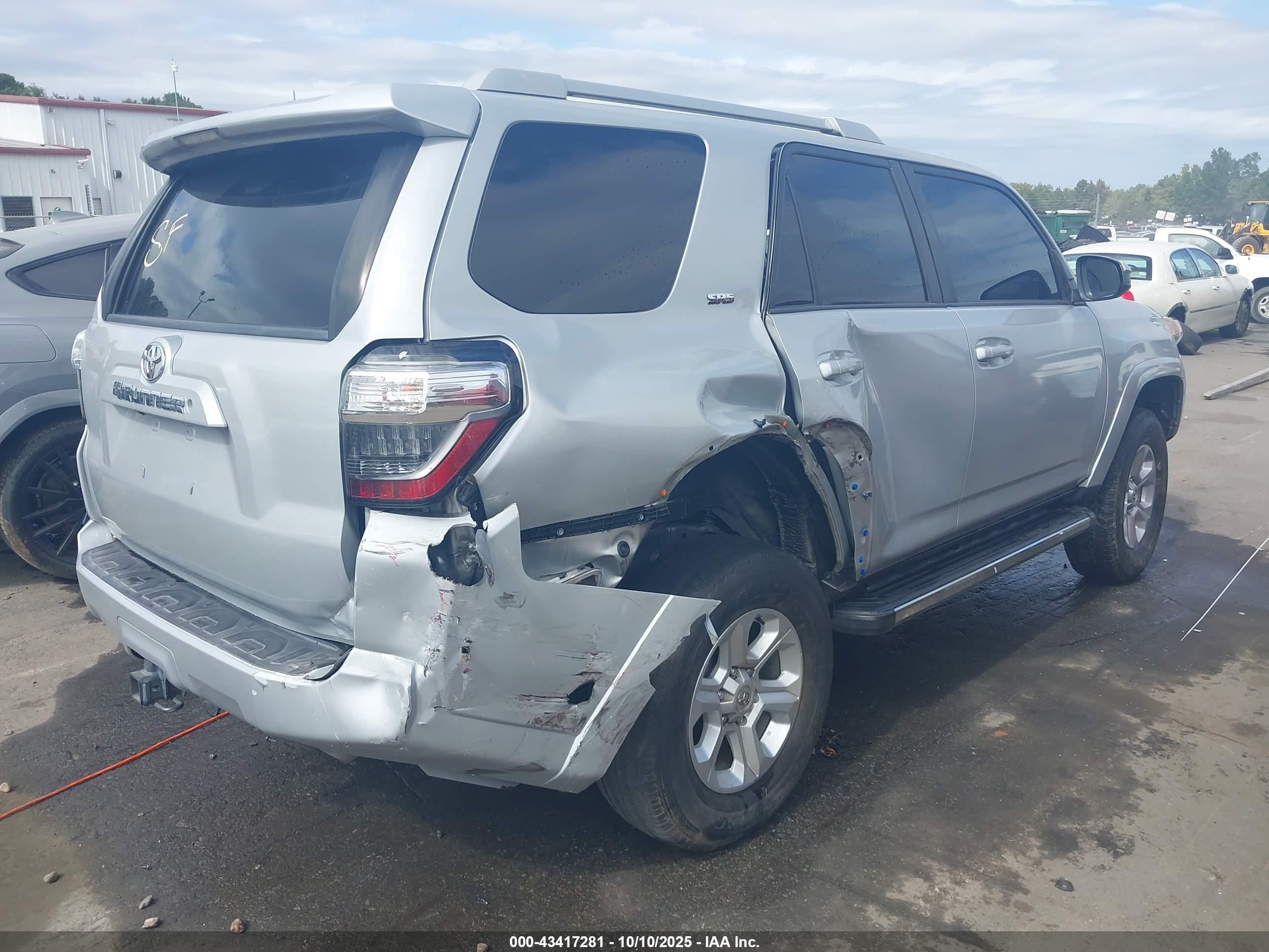TOYOTA 4RUNNER image 4