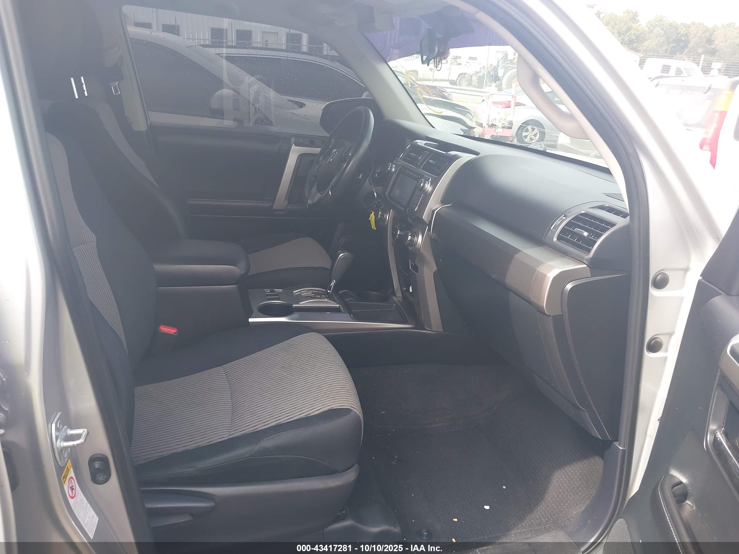 TOYOTA 4RUNNER image 5