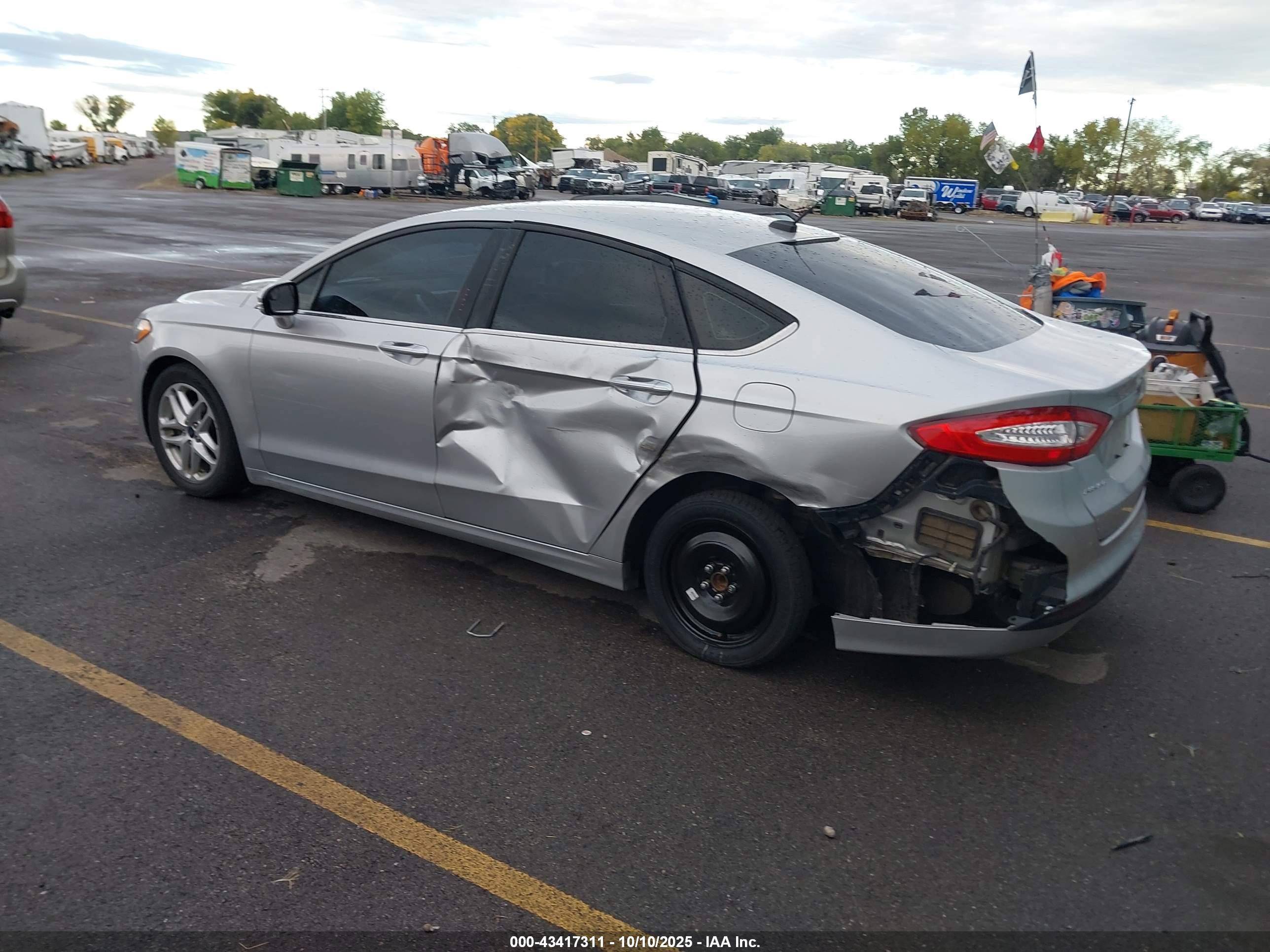 FORD FUSION image 3