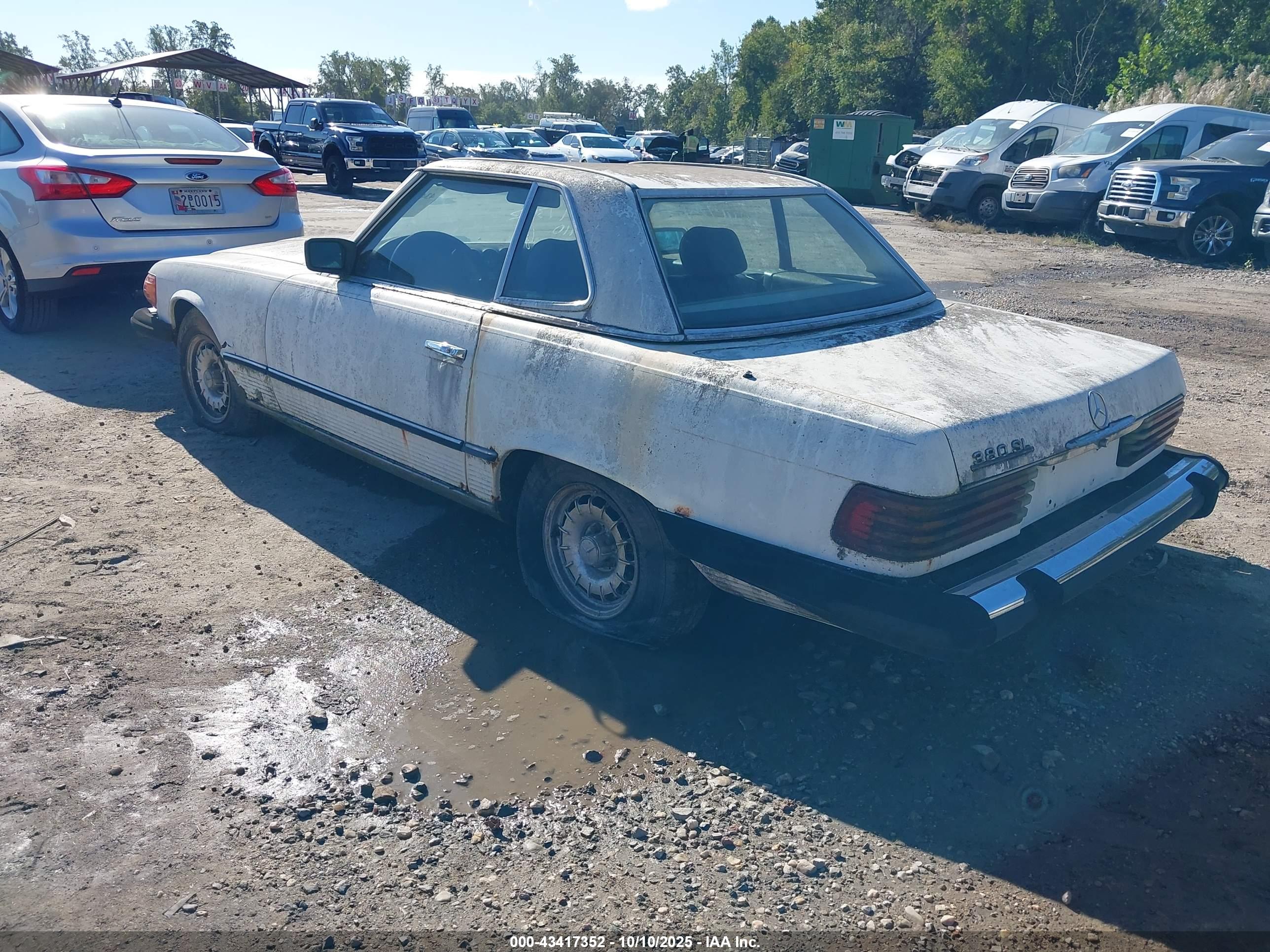 MERCEDES-BENZ 380 image 3