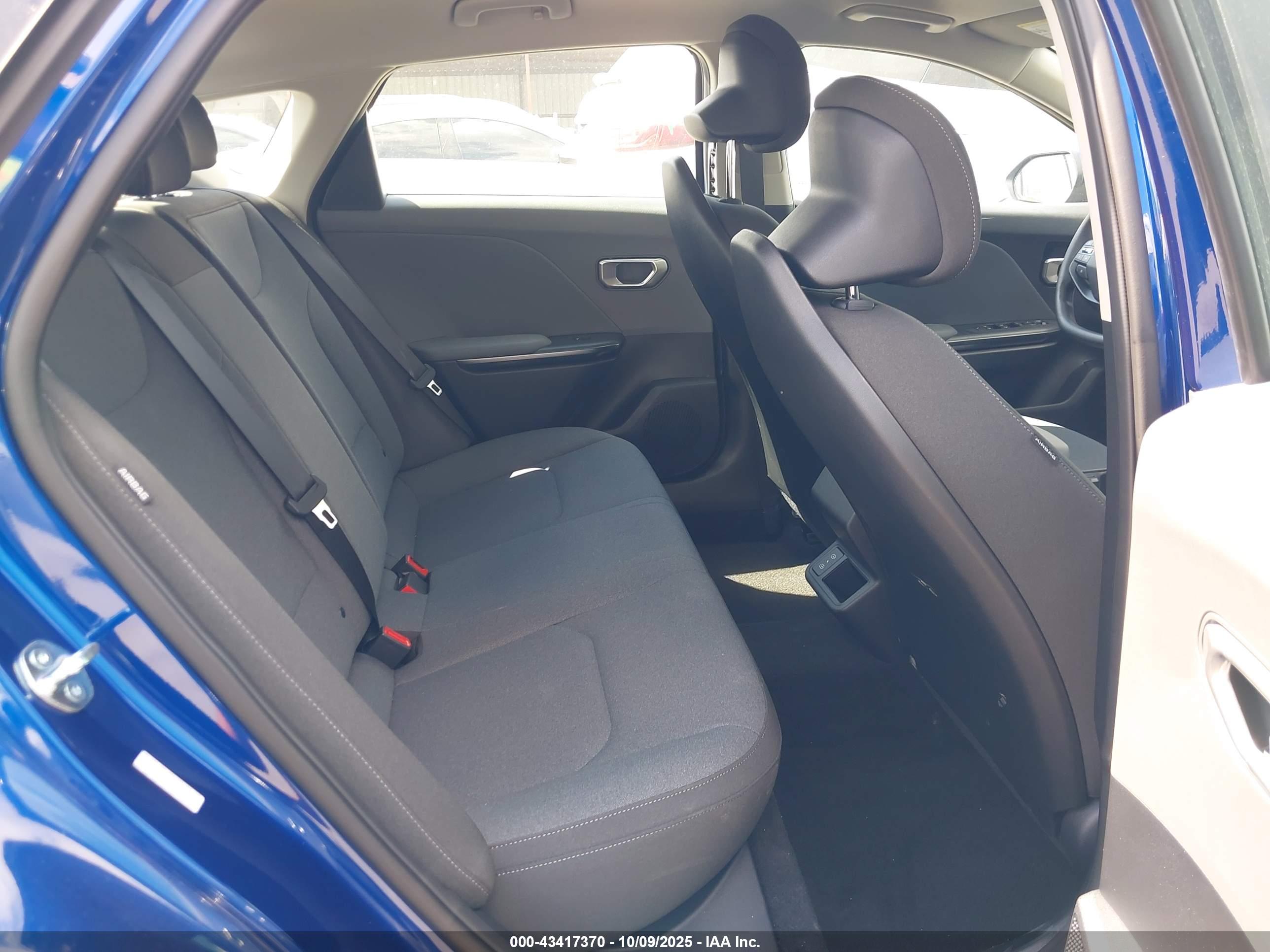 KIA K4 image 8
