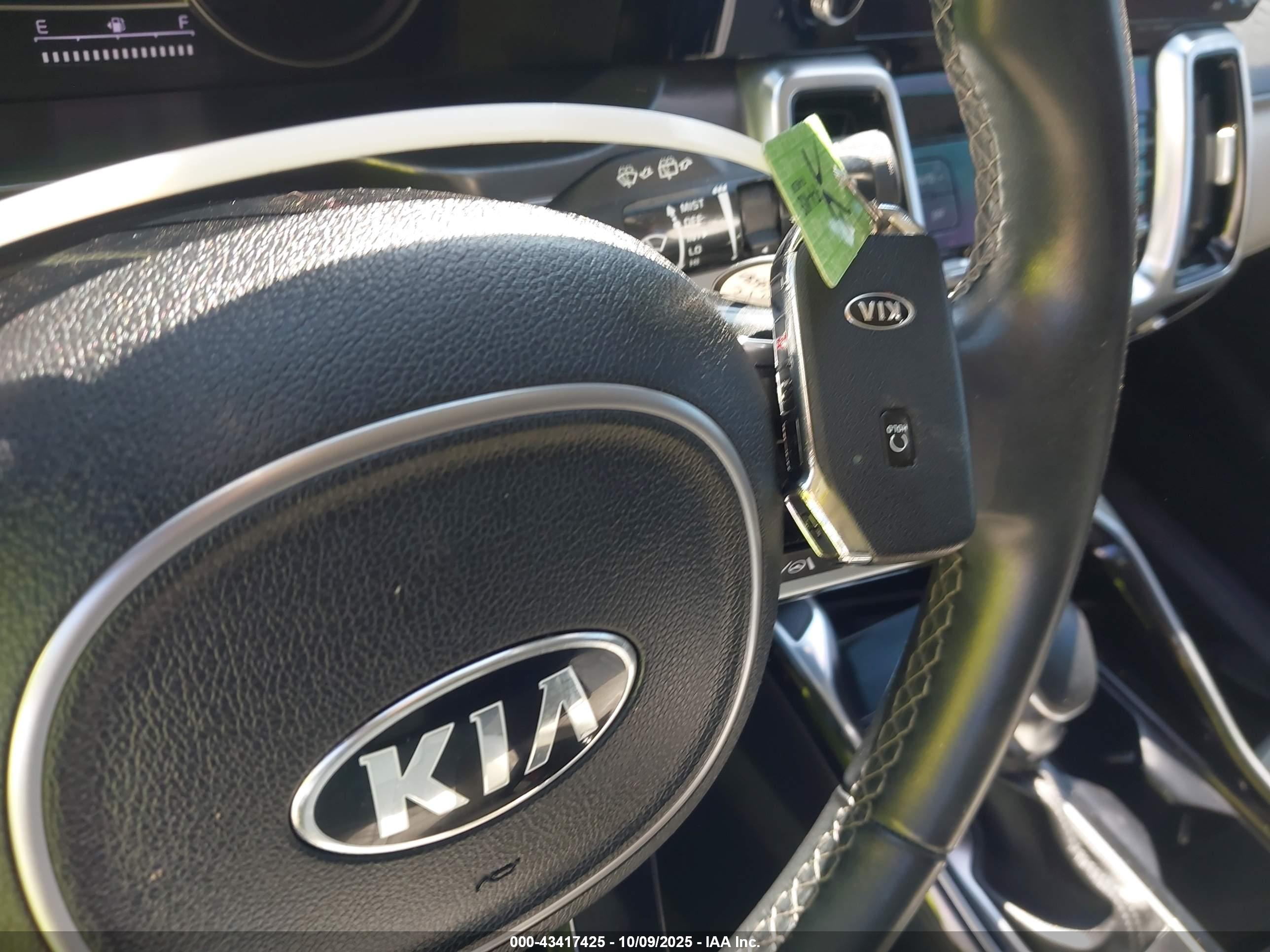 KIA SORENTO image 11