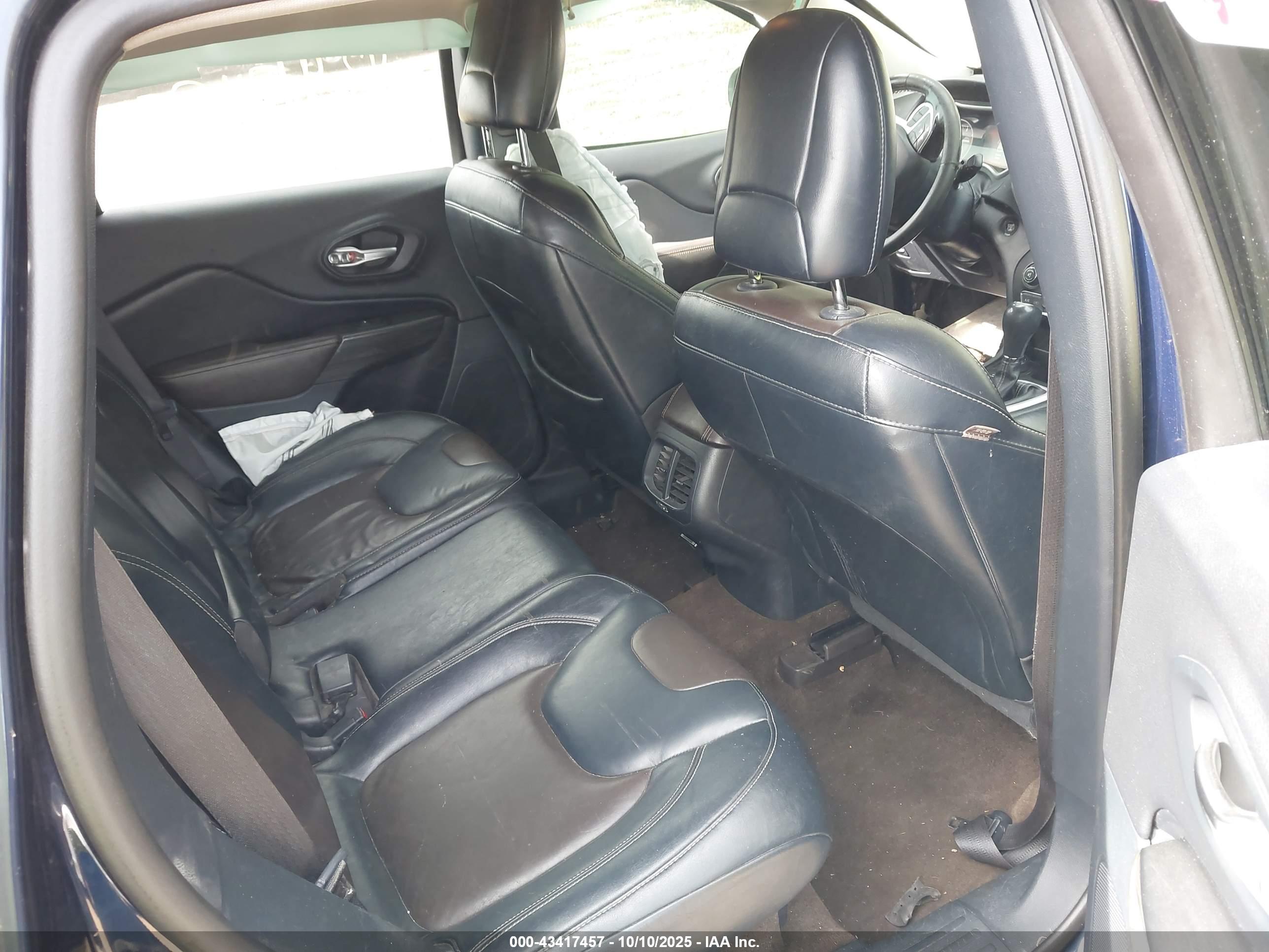JEEP CHEROKEE image 8