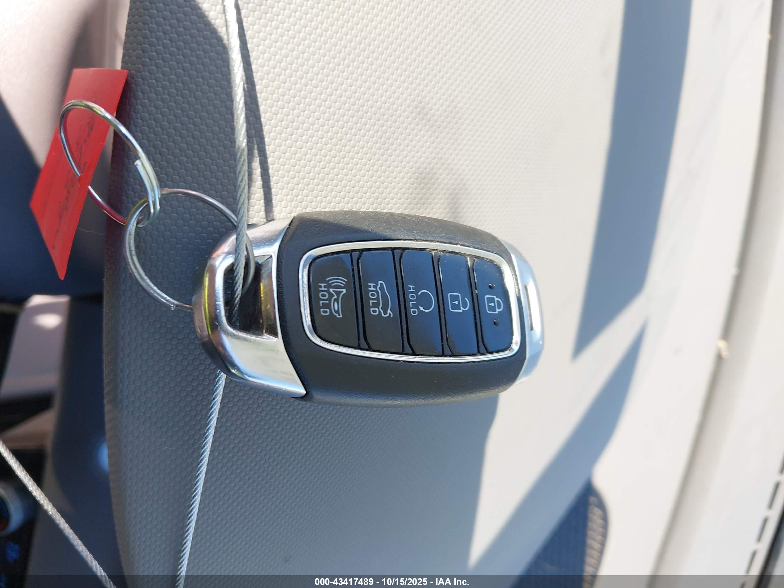 HYUNDAI ELANTRA image 11