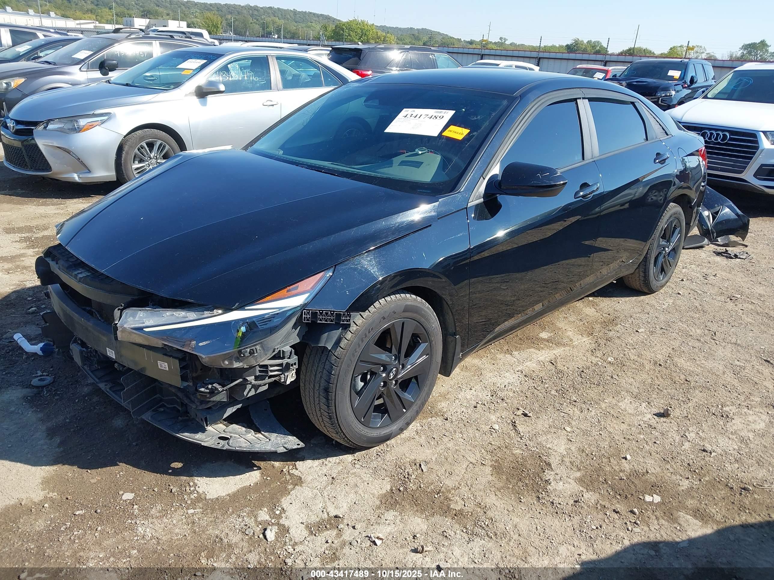 HYUNDAI ELANTRA image 2