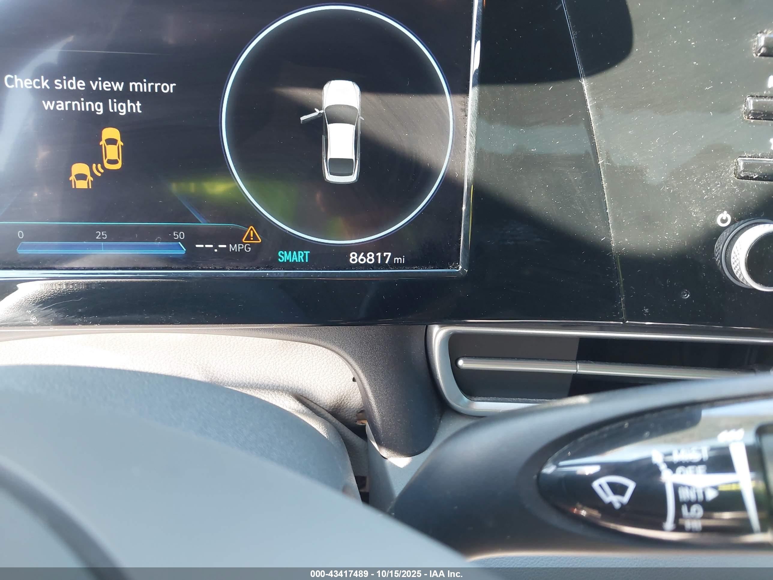 HYUNDAI ELANTRA image 7