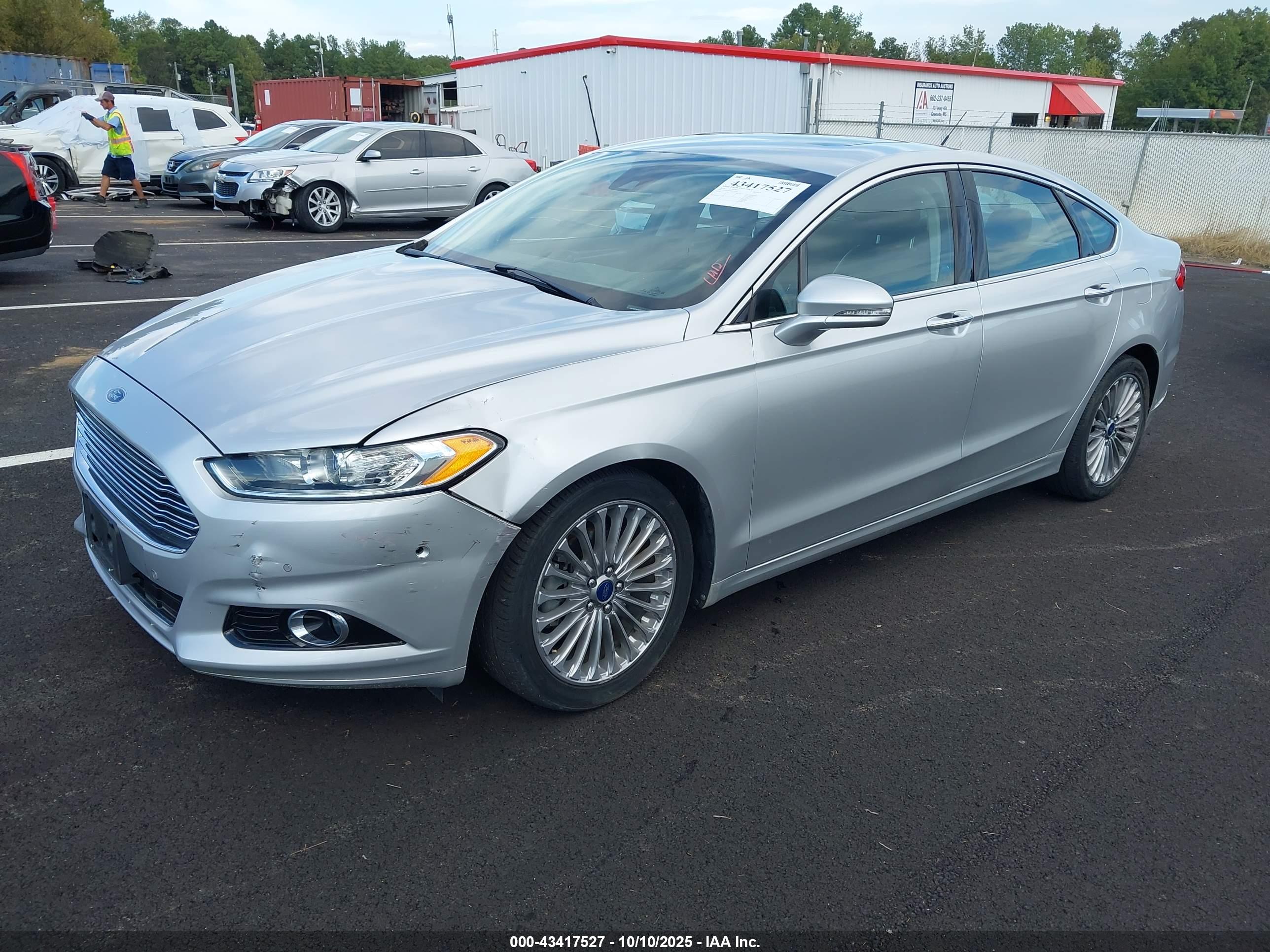 FORD FUSION image 2