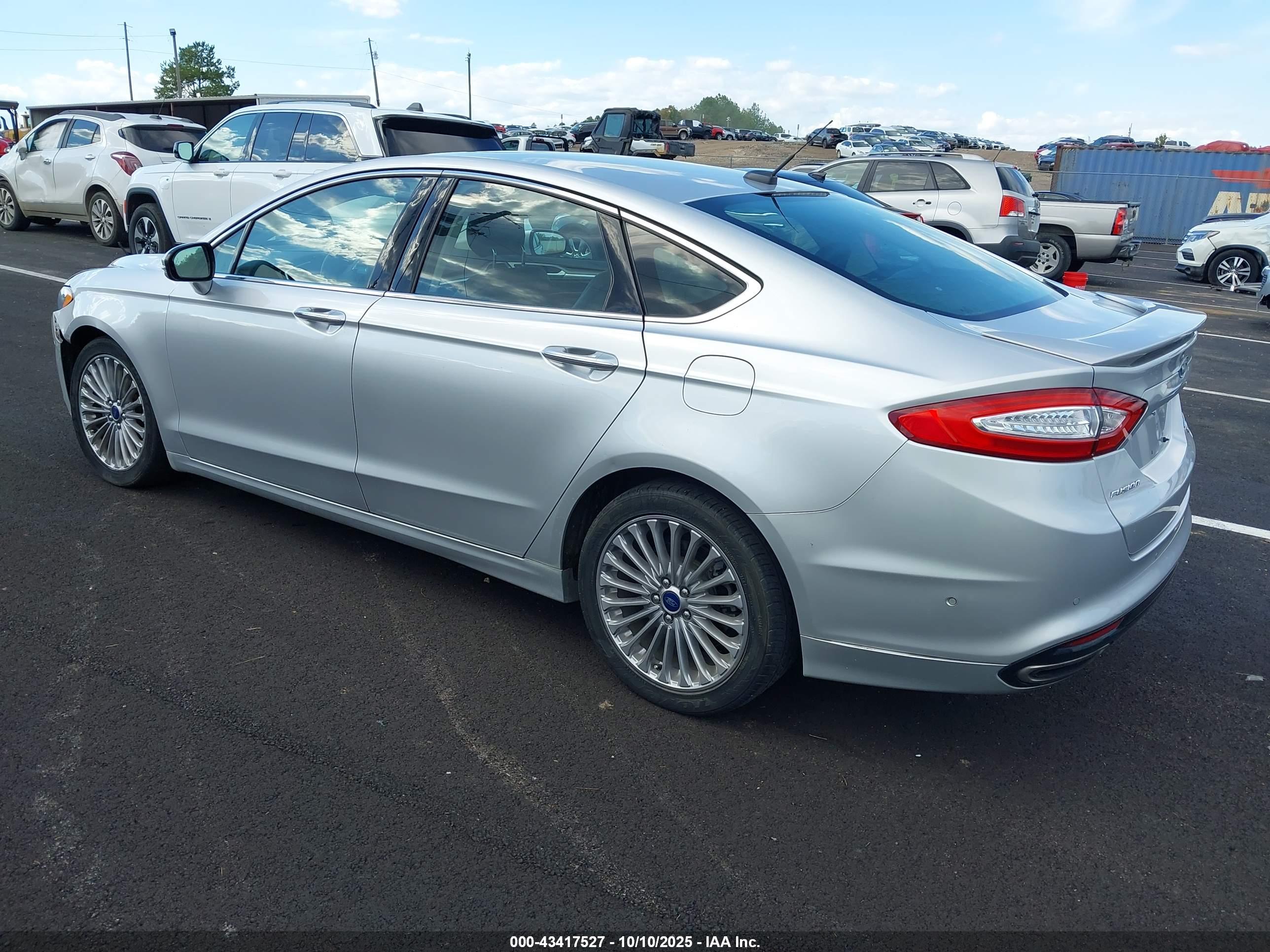 FORD FUSION image 3