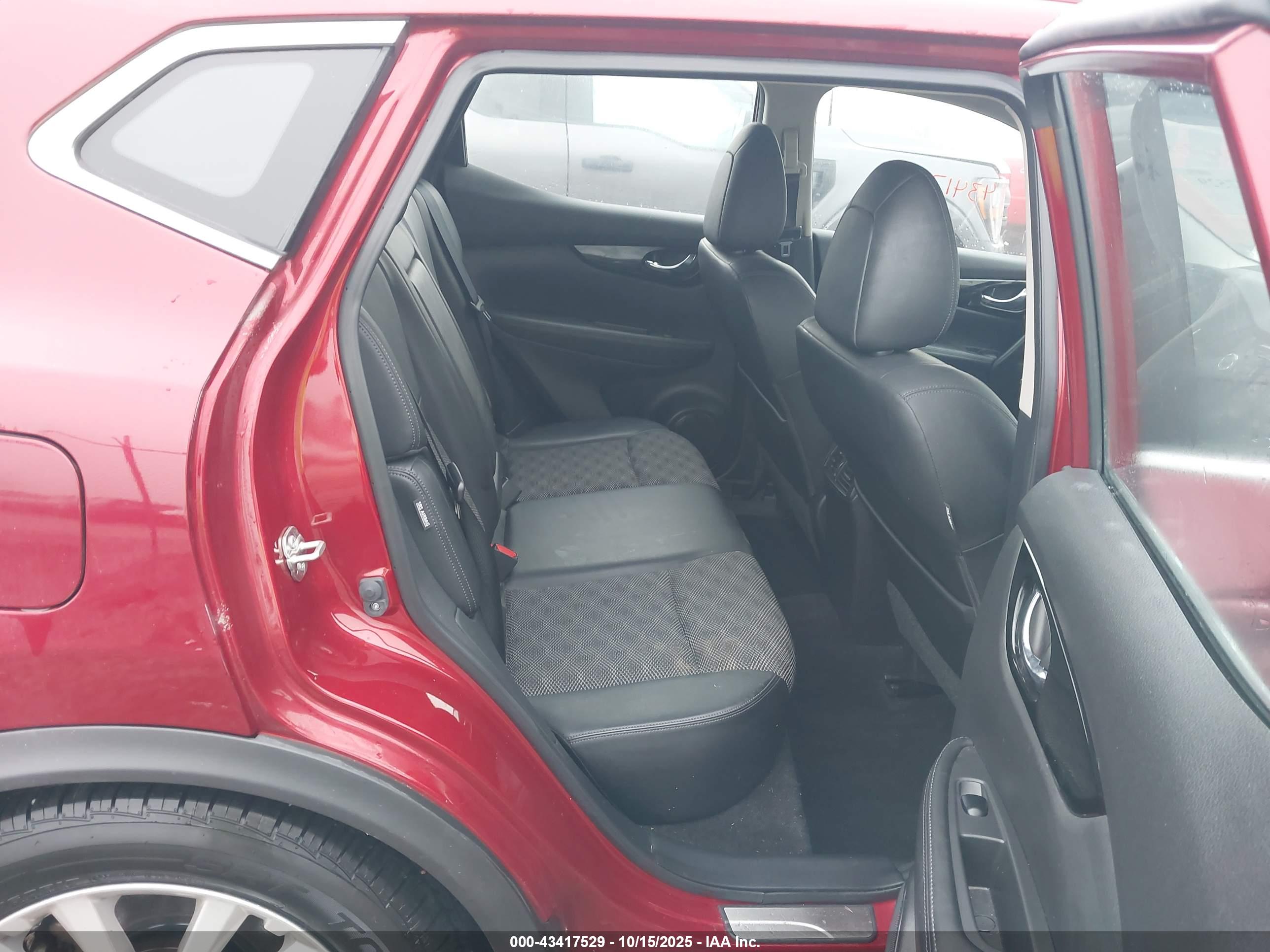 NISSAN ROGUE image 8