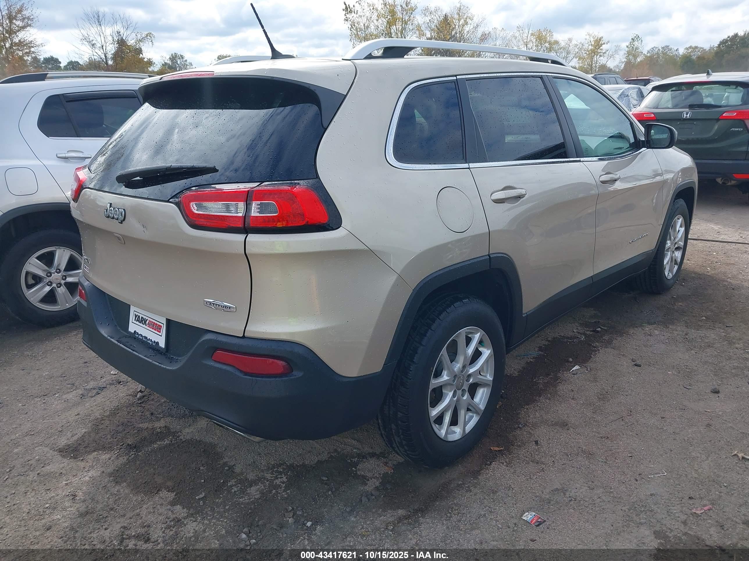 JEEP CHEROKEE image 4