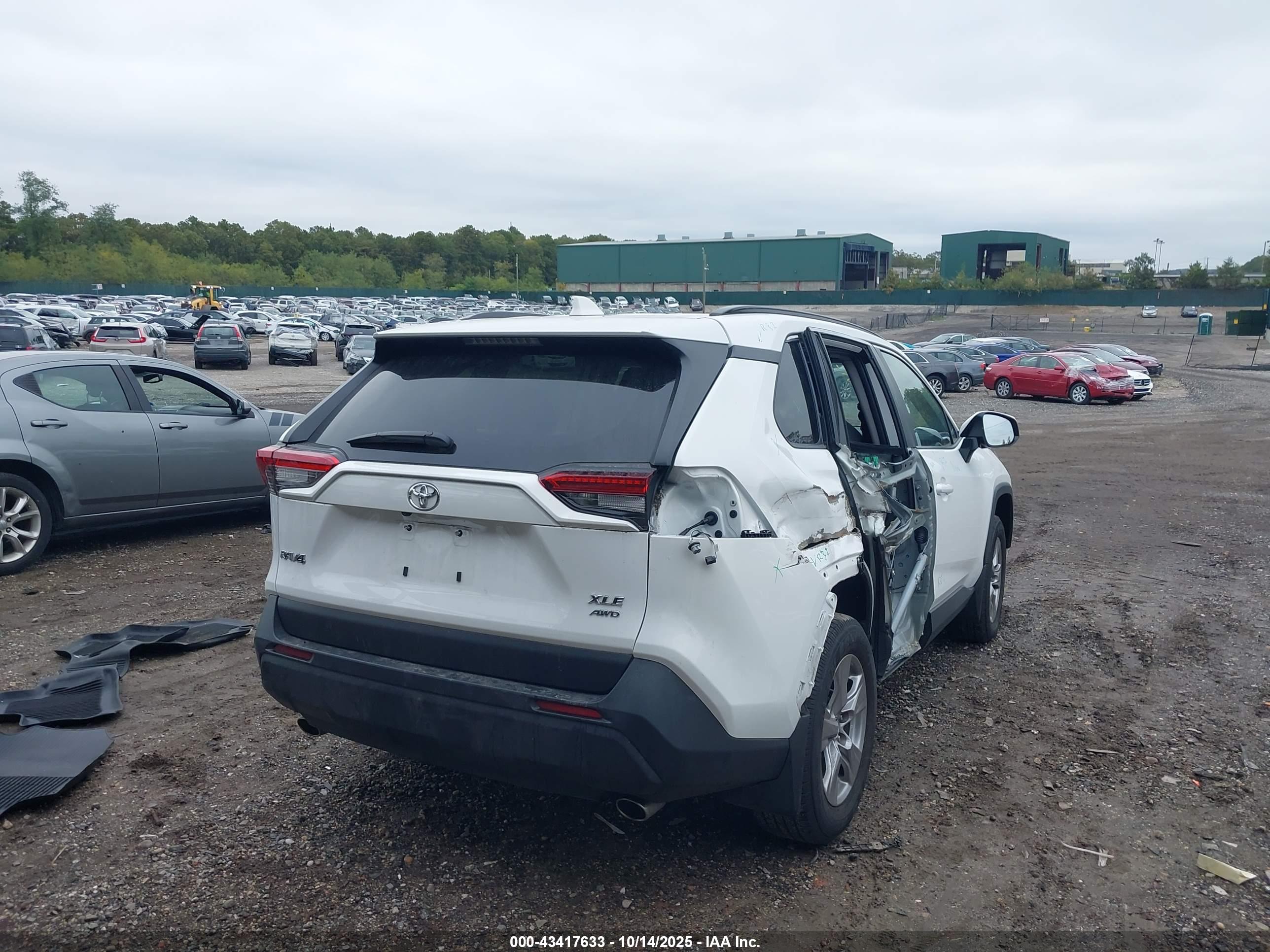 TOYOTA RAV4 image 4