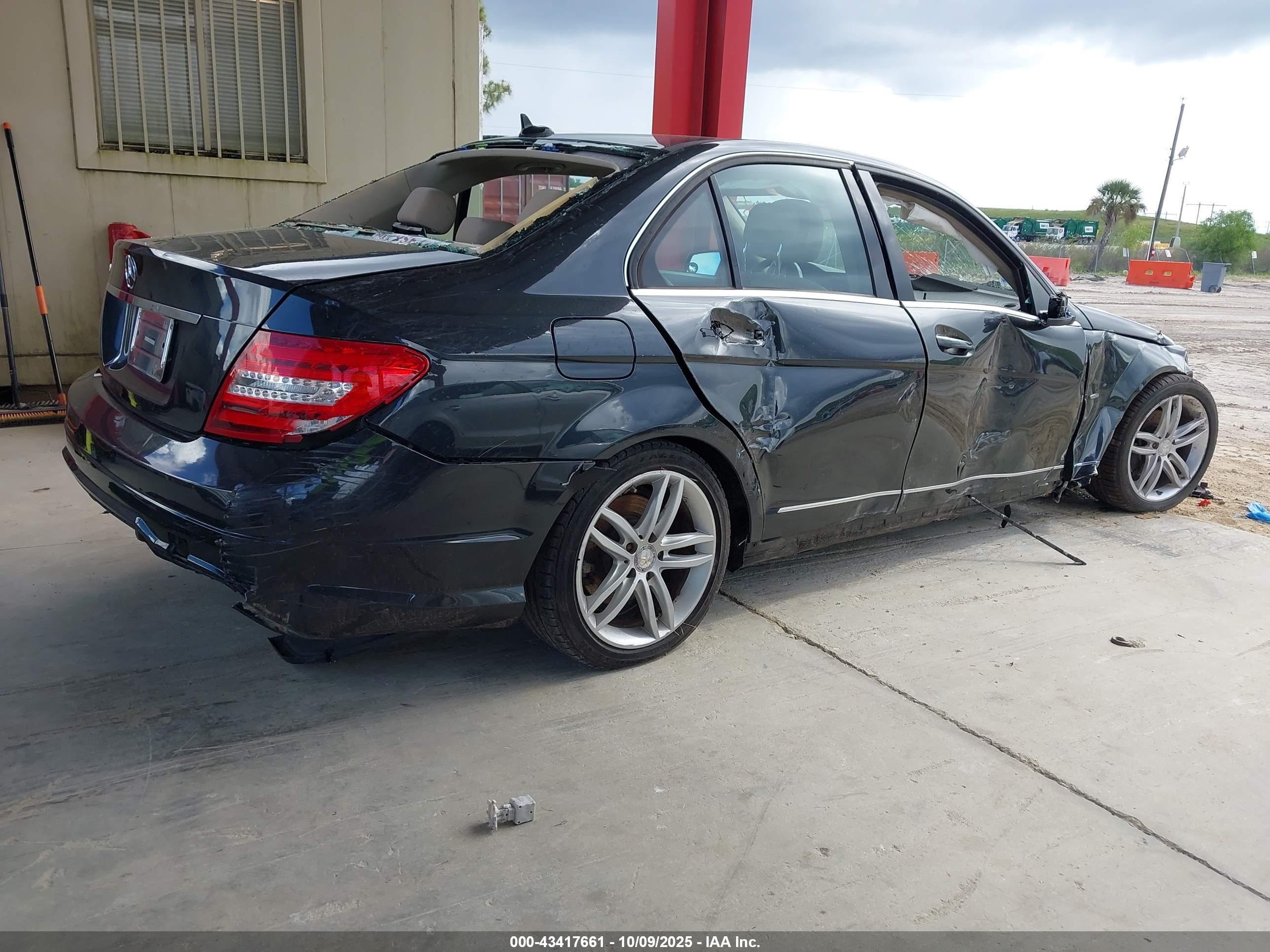 MERCEDES-BENZ C image 4