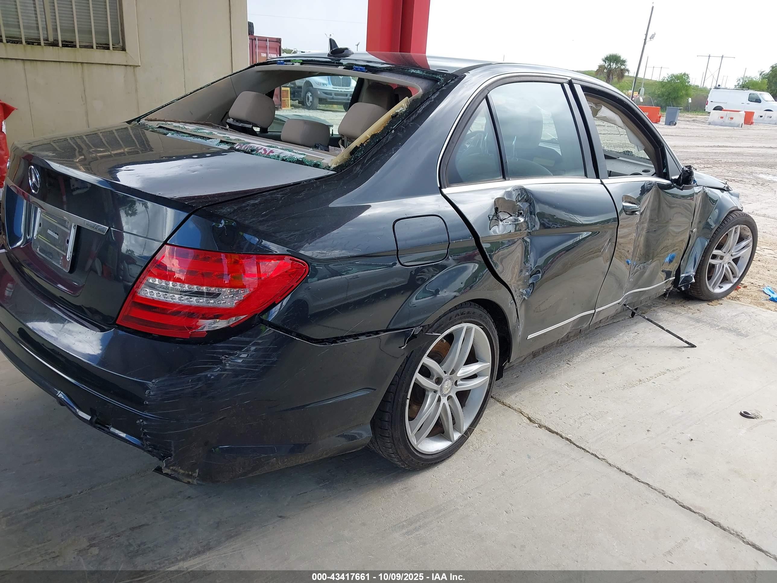 MERCEDES-BENZ C image 6