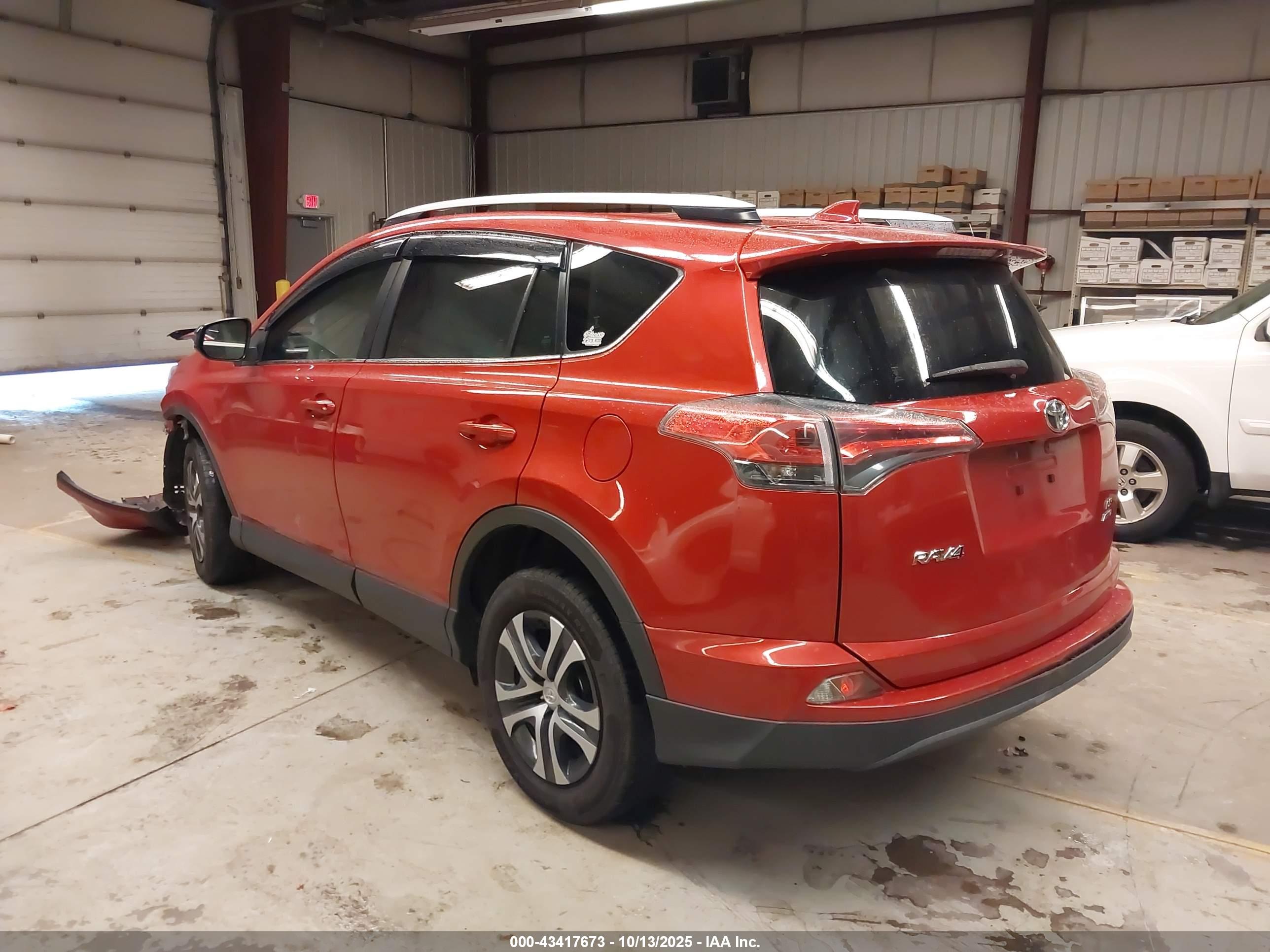 TOYOTA RAV4 image 3