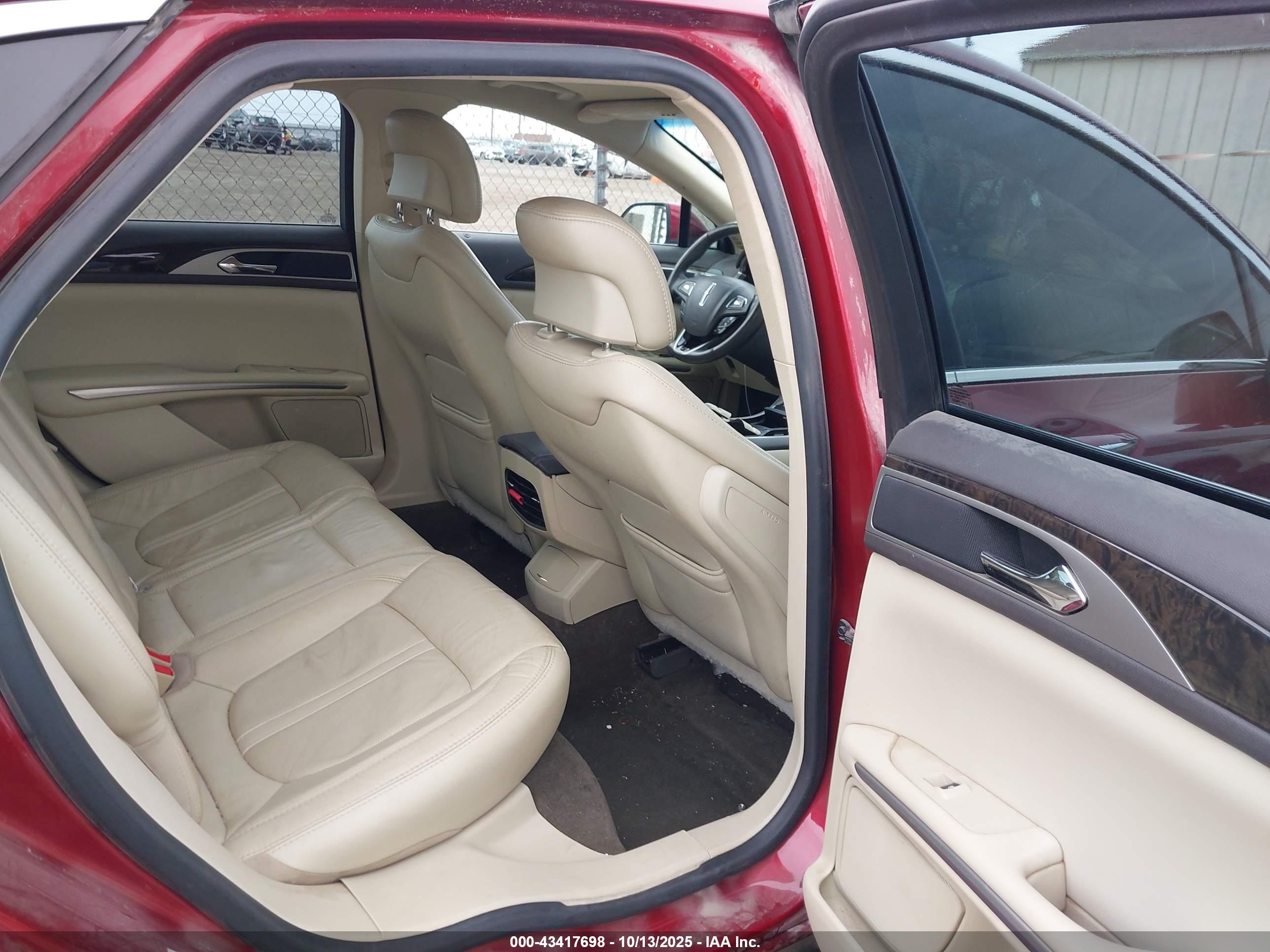 LINCOLN MKZ image 8