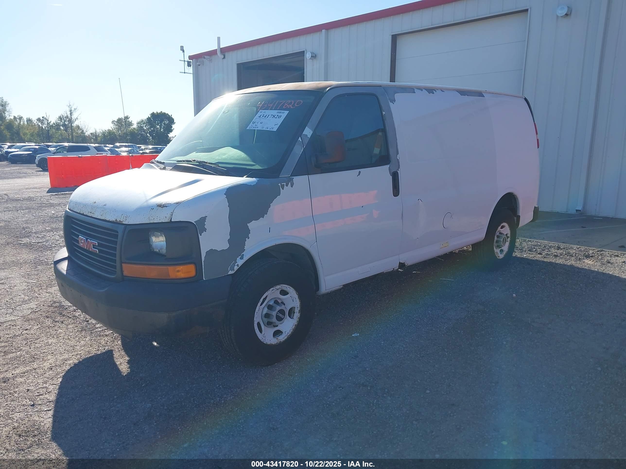 GMC SAVANA image 2