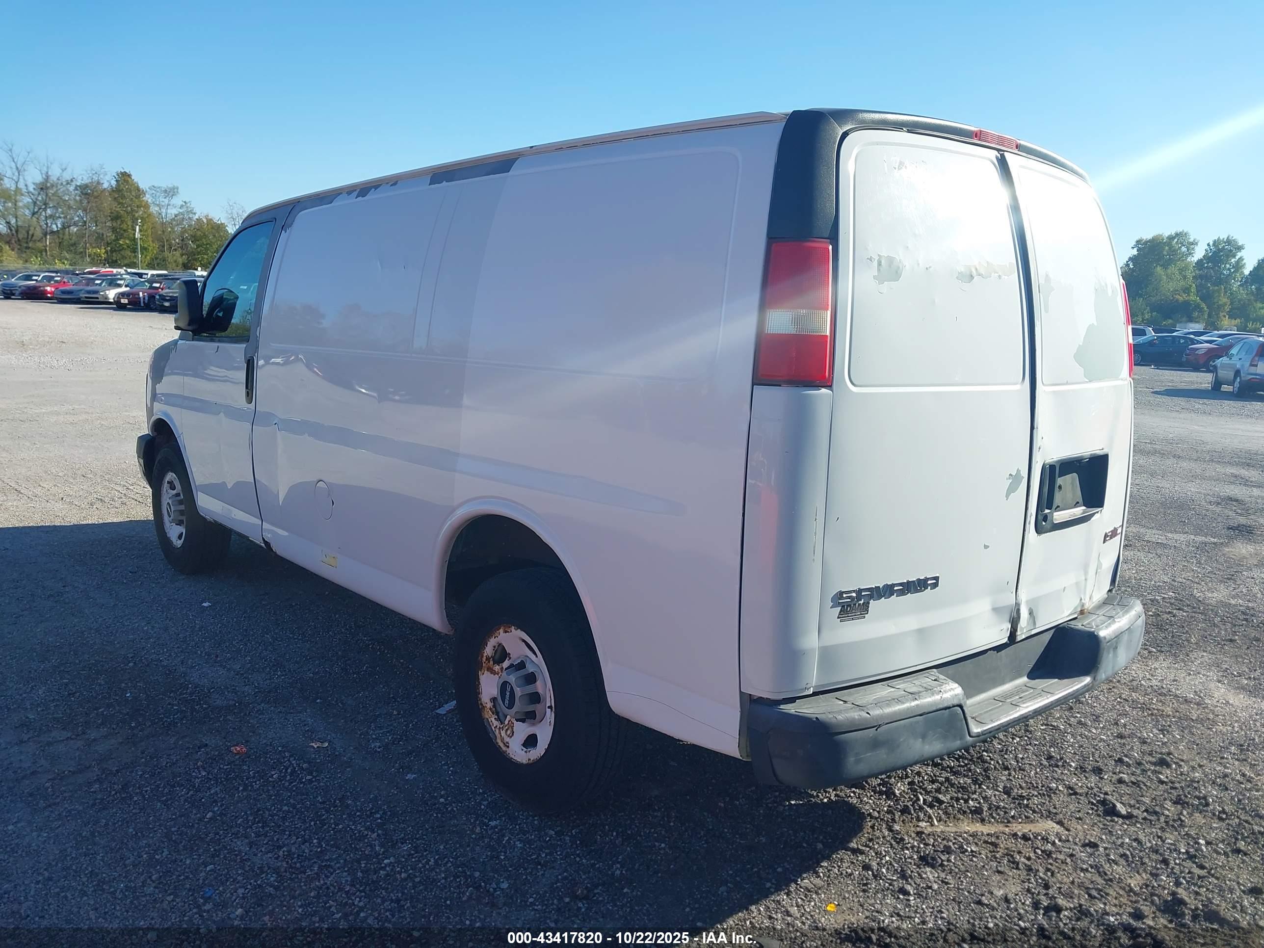 GMC SAVANA image 3
