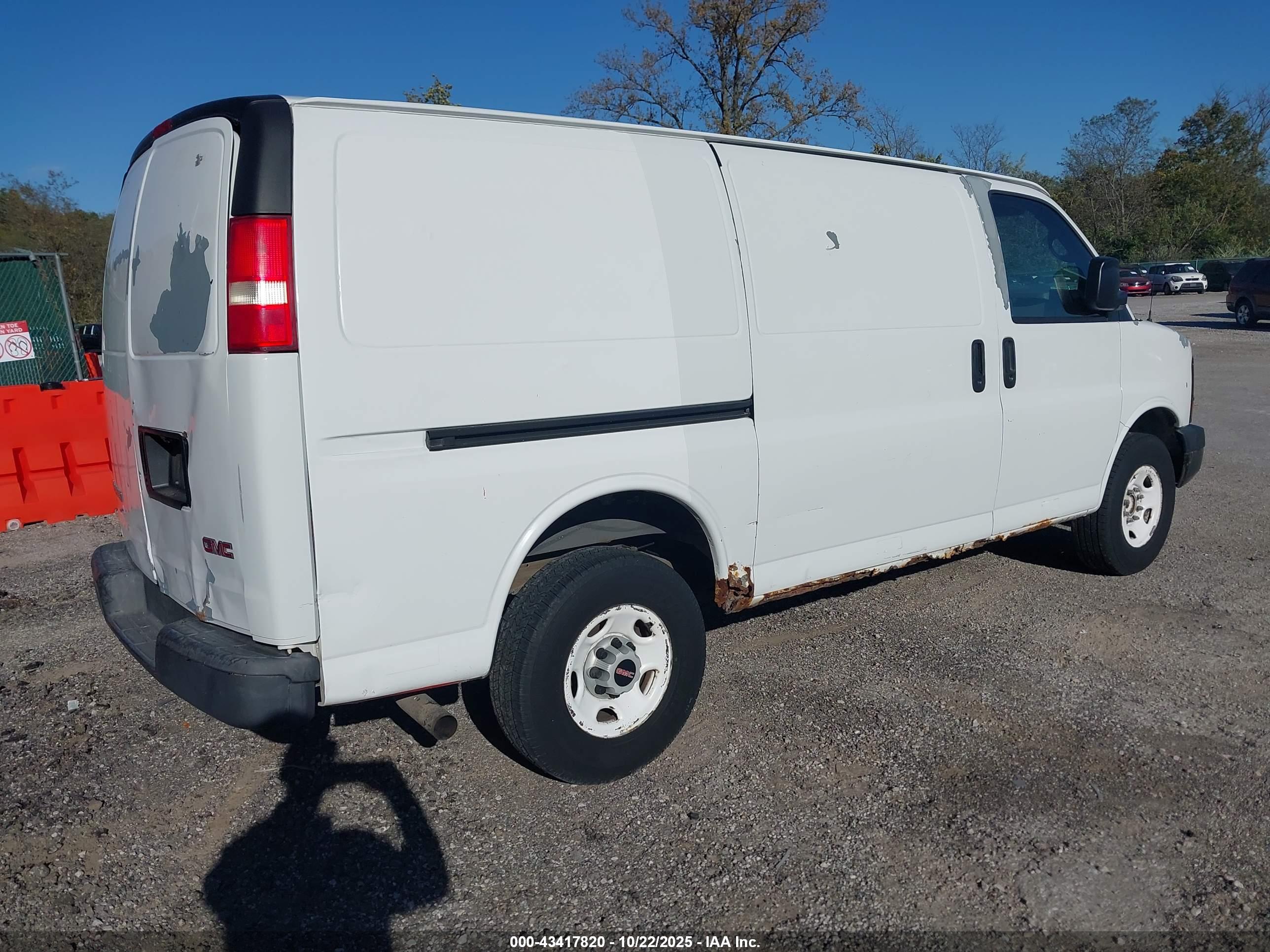 GMC SAVANA image 4