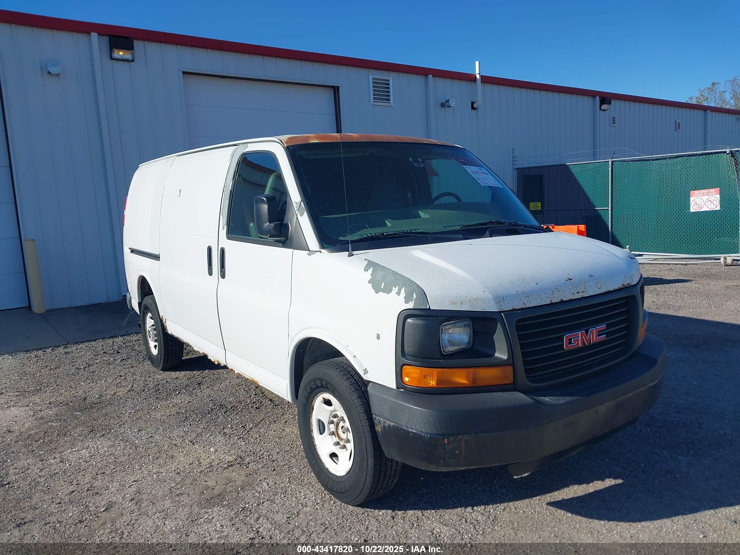 GMC SAVANA image 6