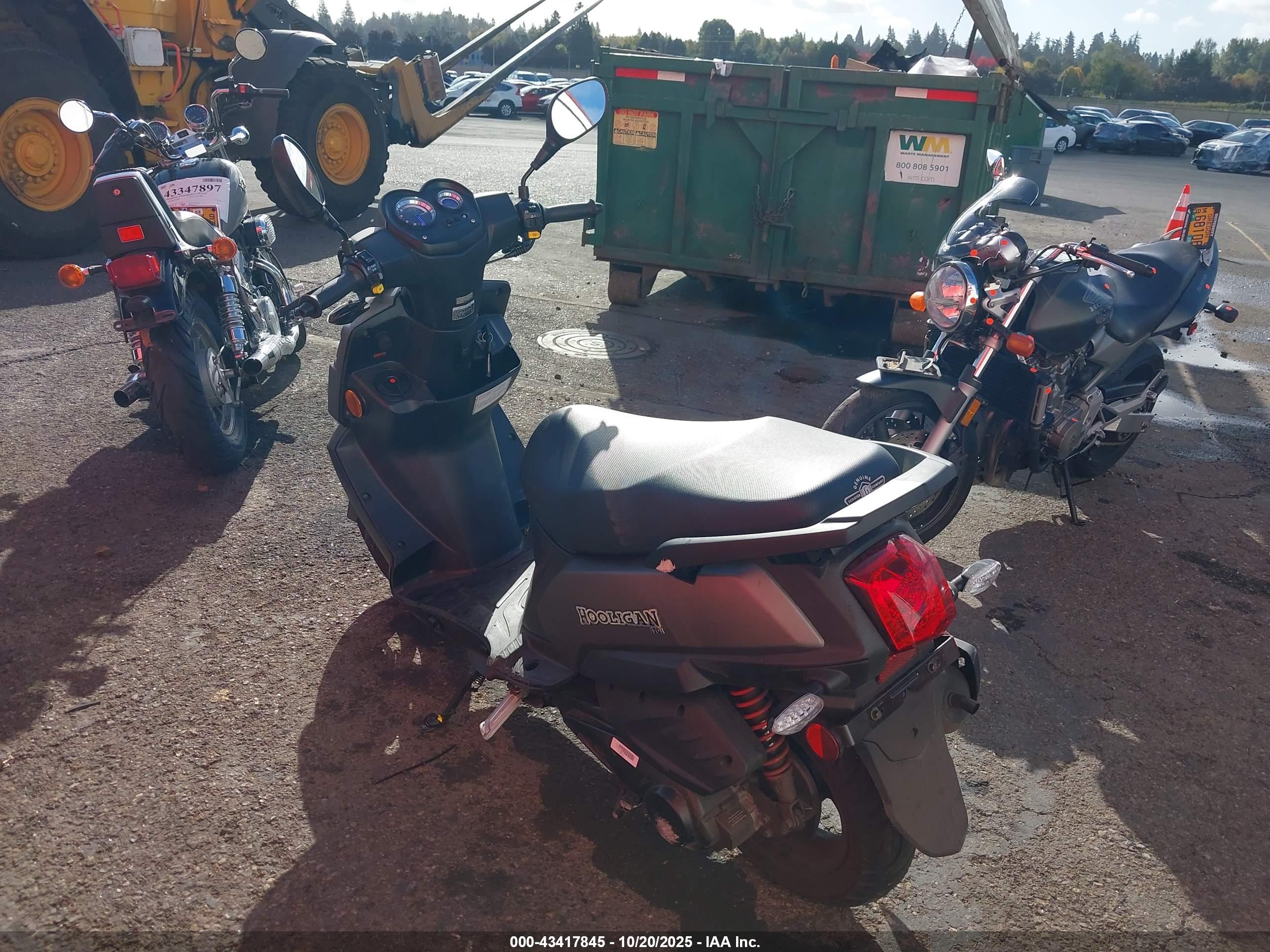 GENUINE SCOOTER image 3