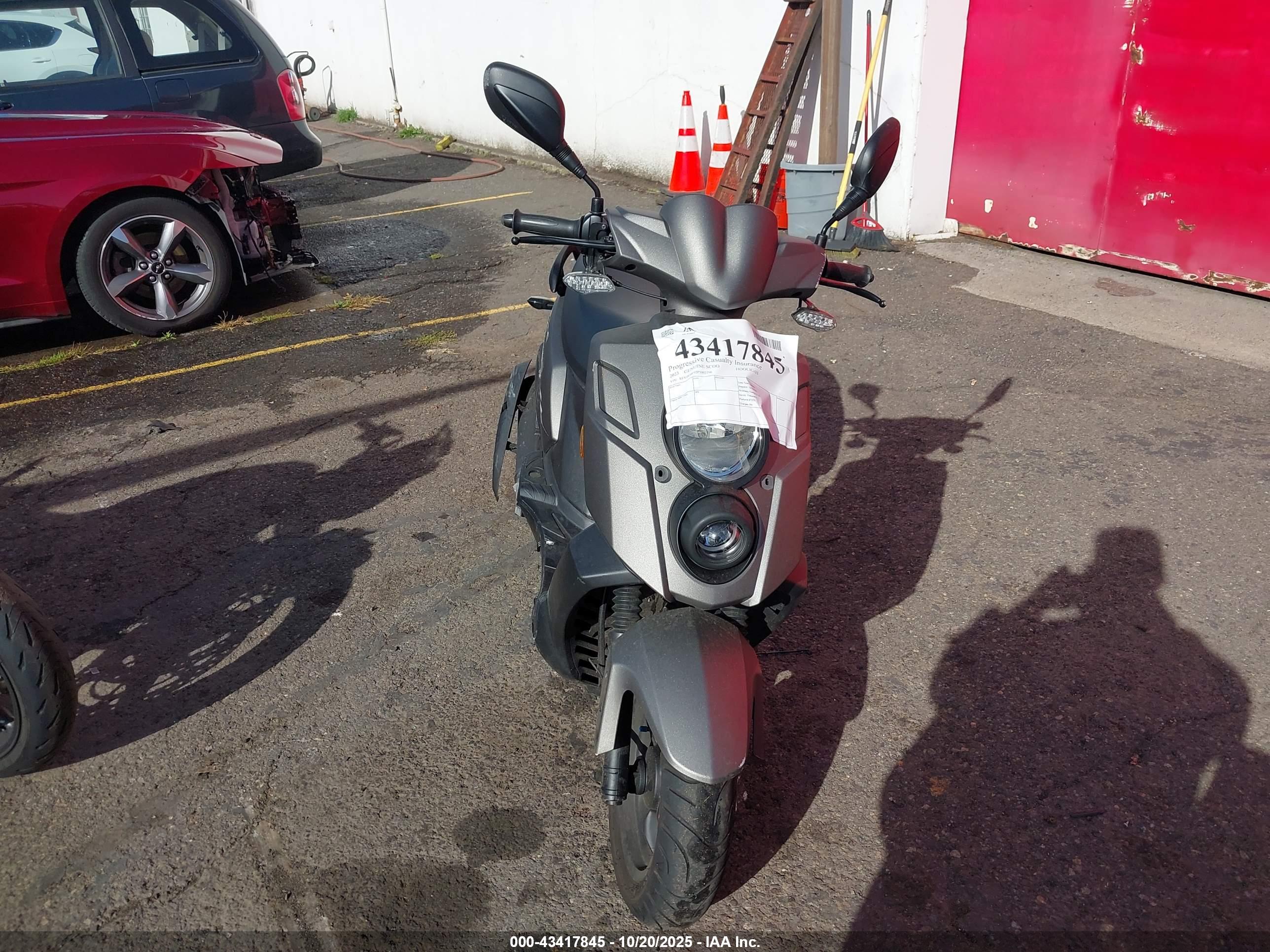 GENUINE SCOOTER image 5