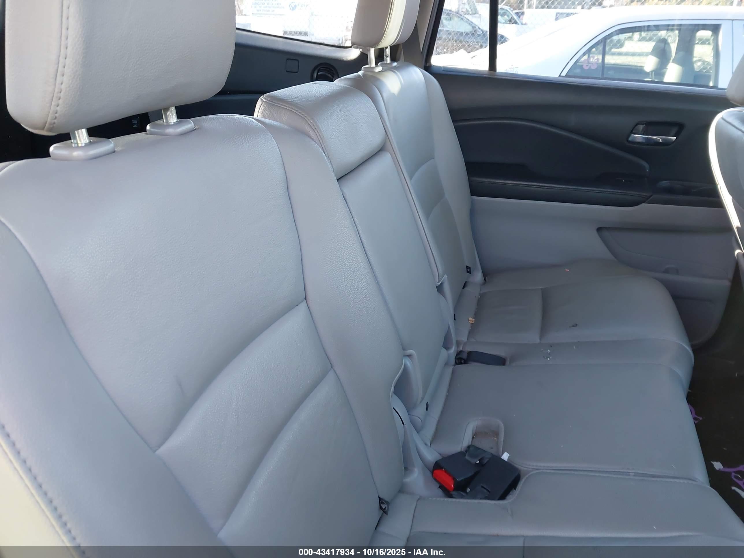 HONDA PILOT image 8