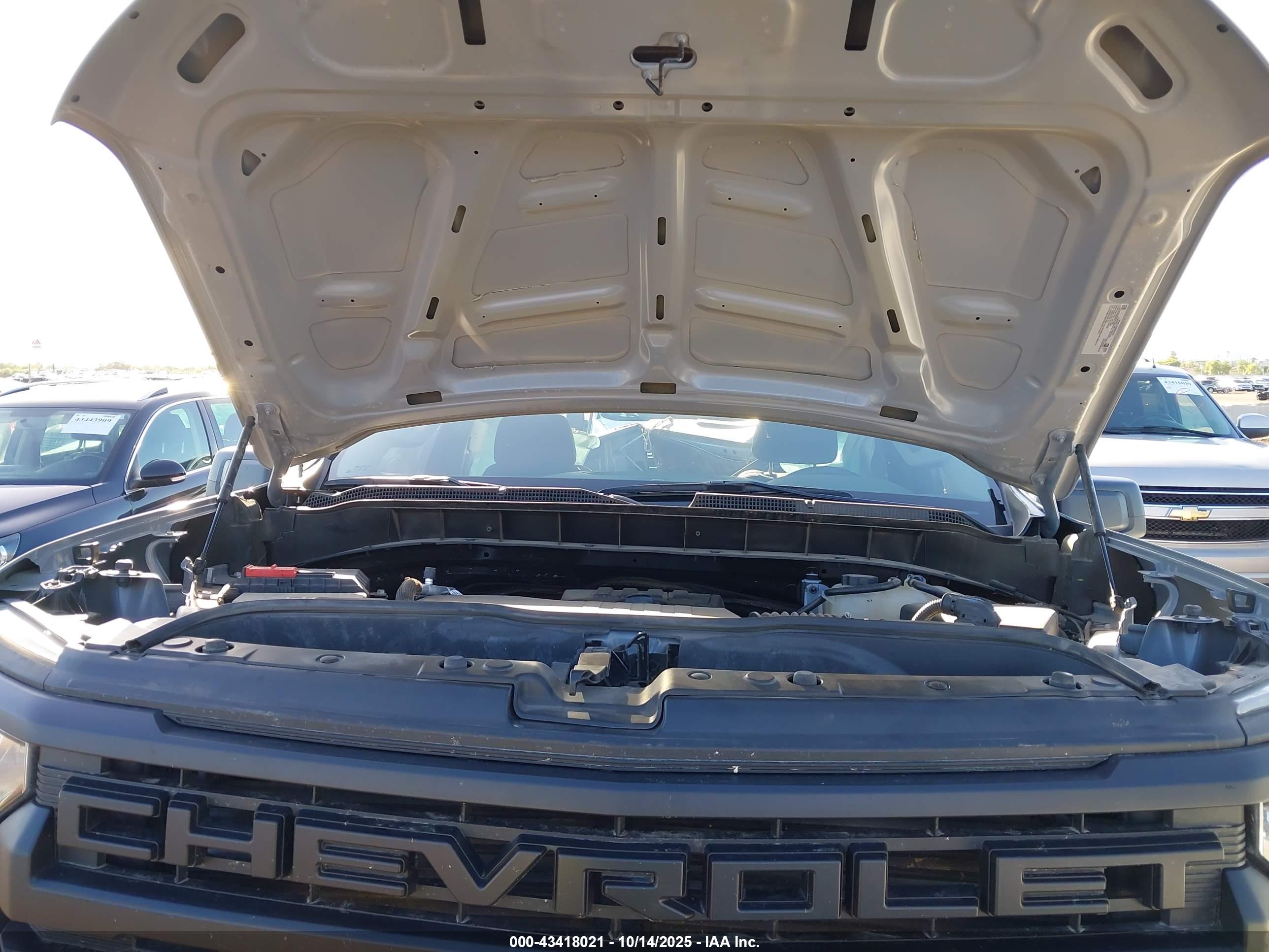 CHEVROLET SILVERADO image 10