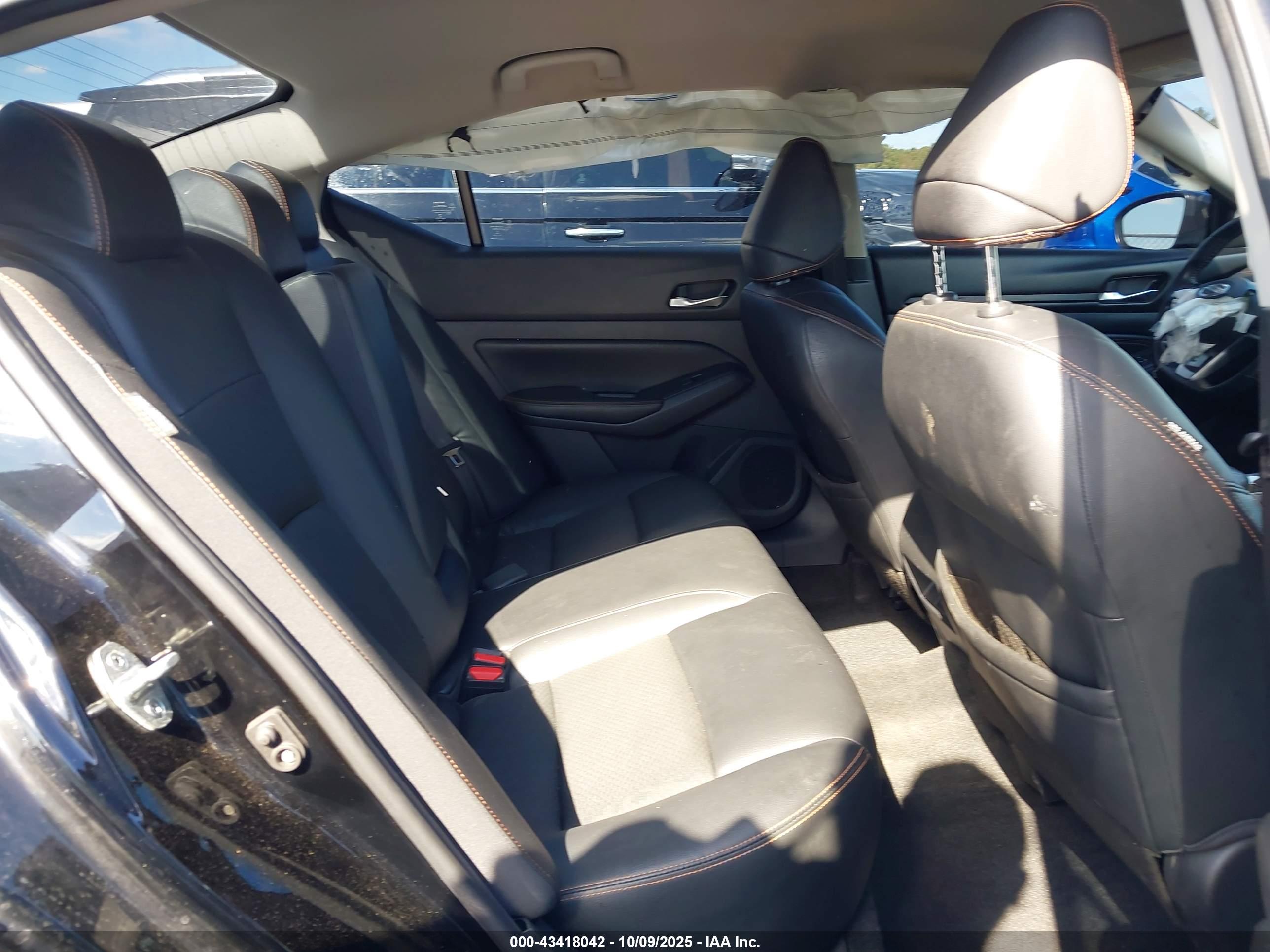 NISSAN ALTIMA image 8