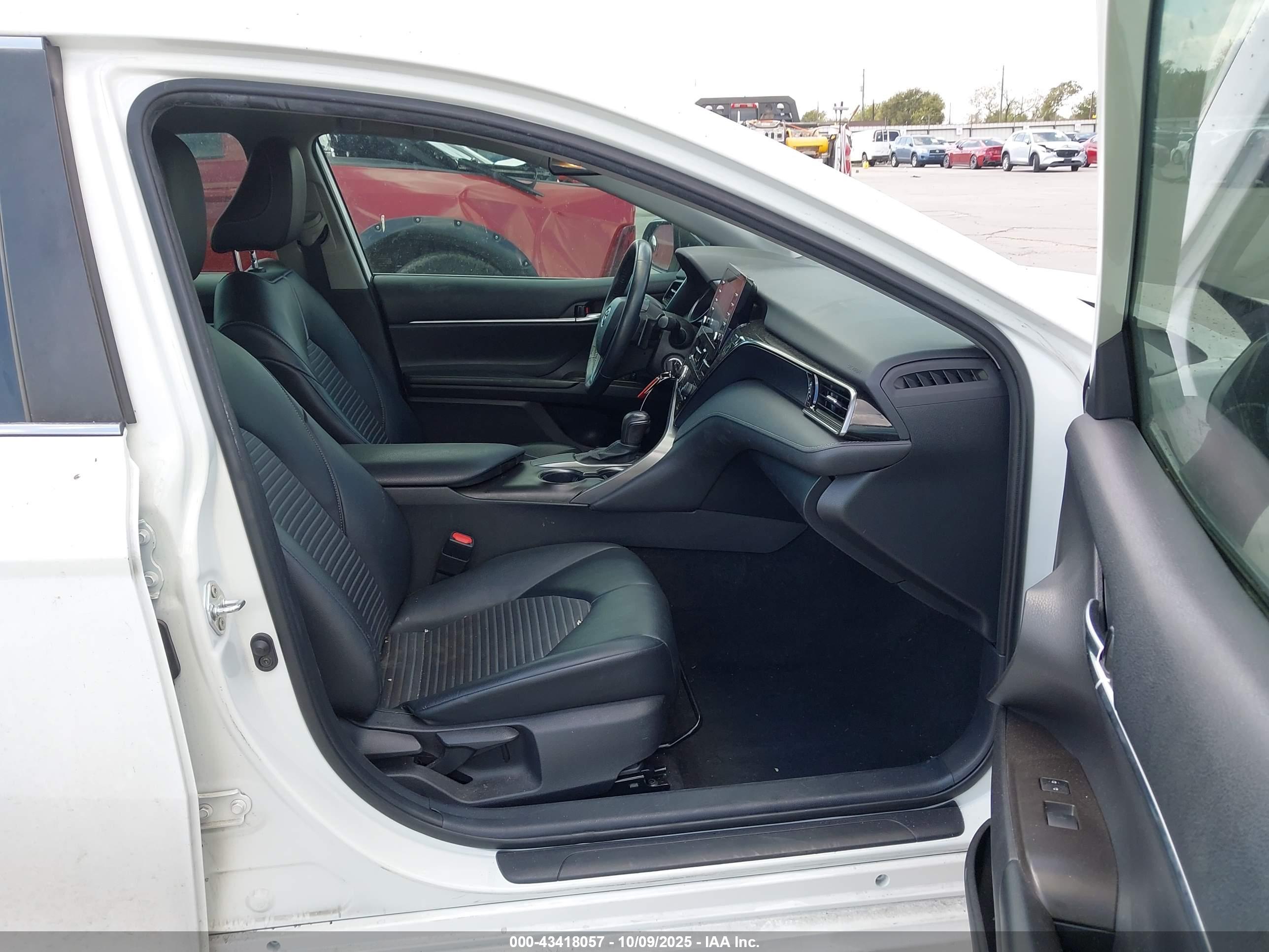 TOYOTA CAMRY image 5