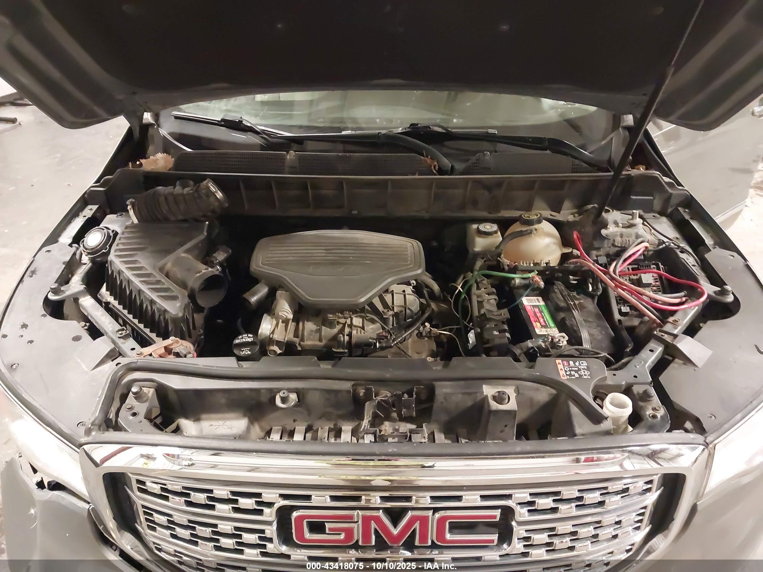 GMC ACADIA image 10