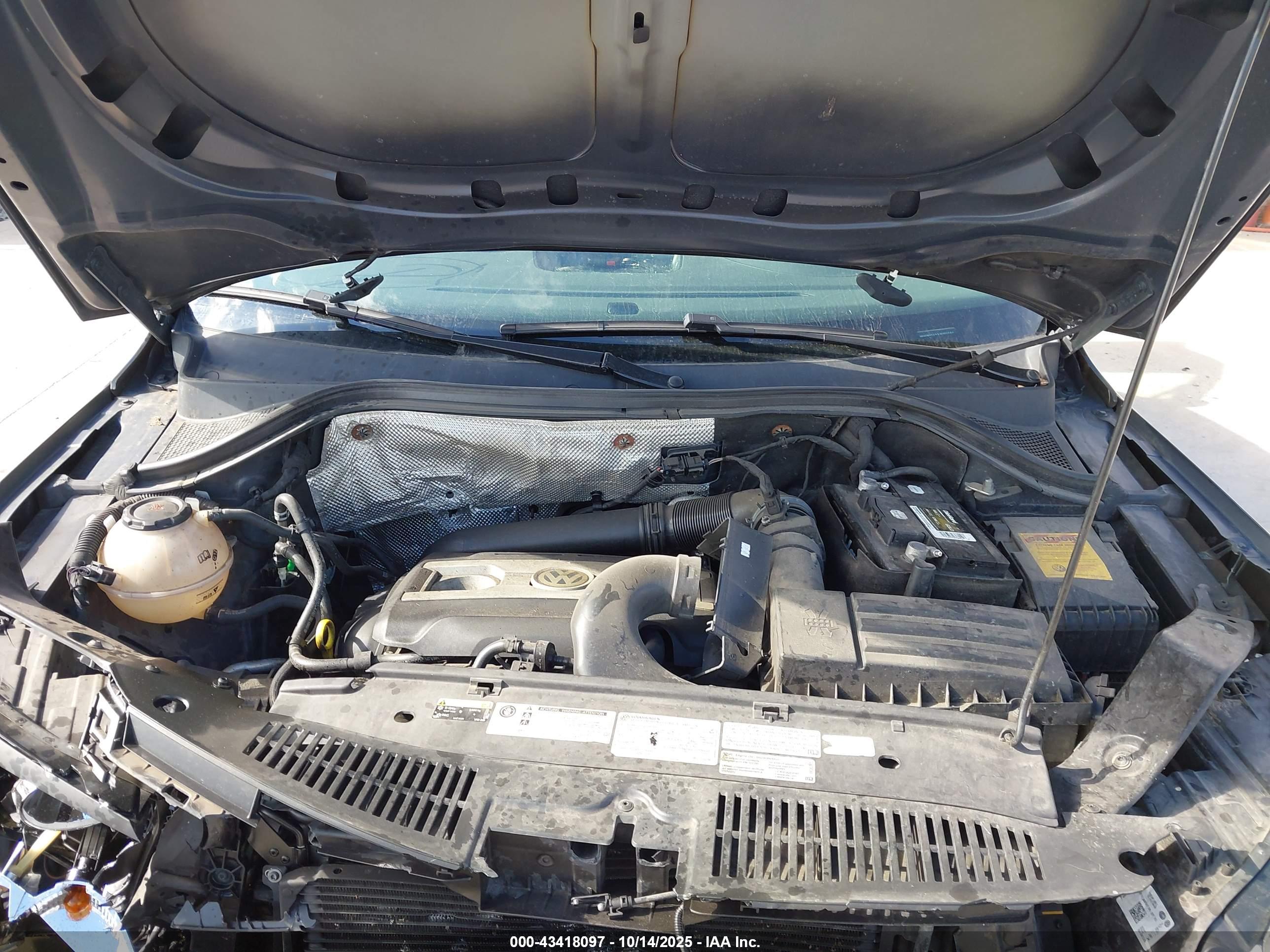 VOLKSWAGEN TIGUAN image 10